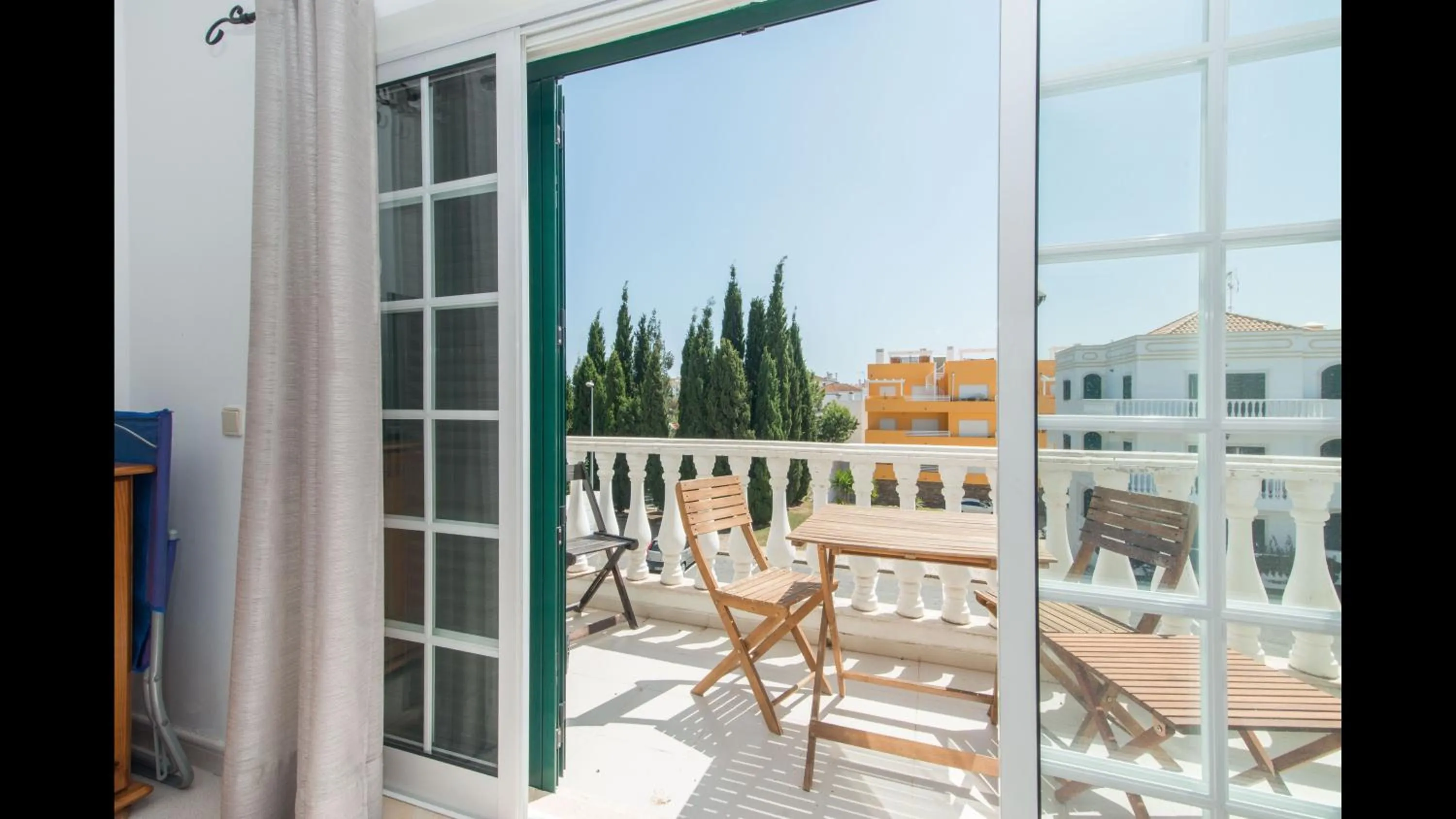 Cabanas T1 Apartment with Balcony BBQ 8min Walk to Beachfront