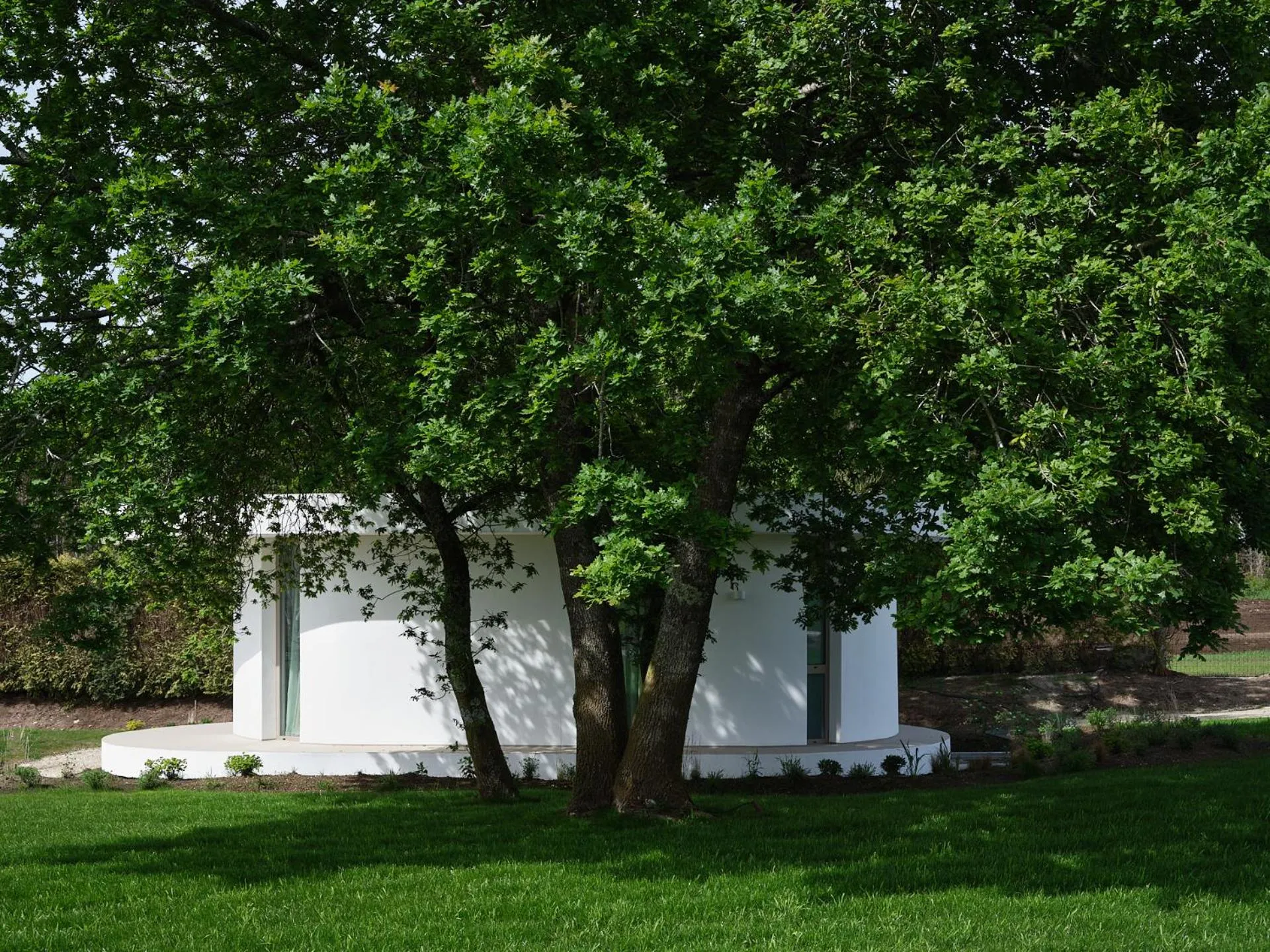 Property building in Retiro Costiña Wellness&villas