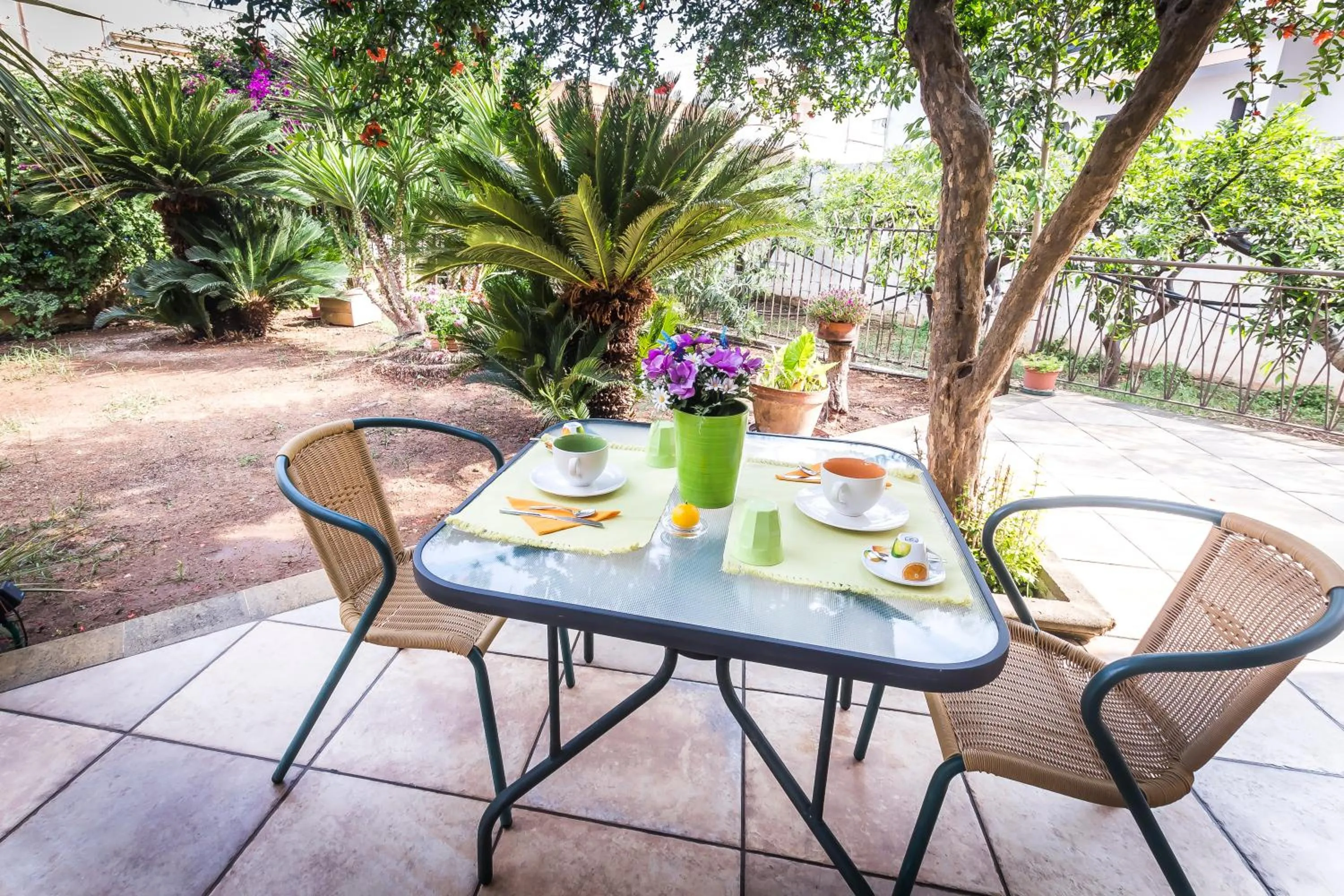 Property building in Mandarinoarancio