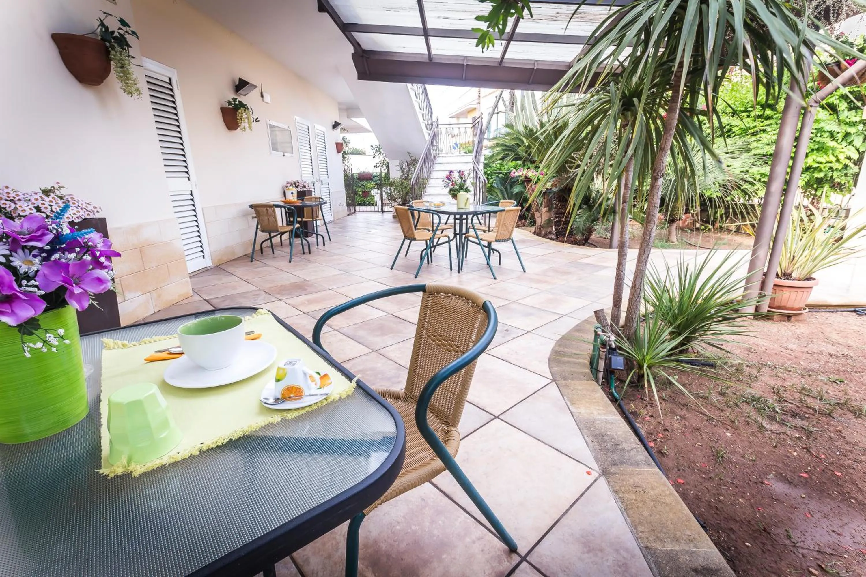 Property building in Mandarinoarancio