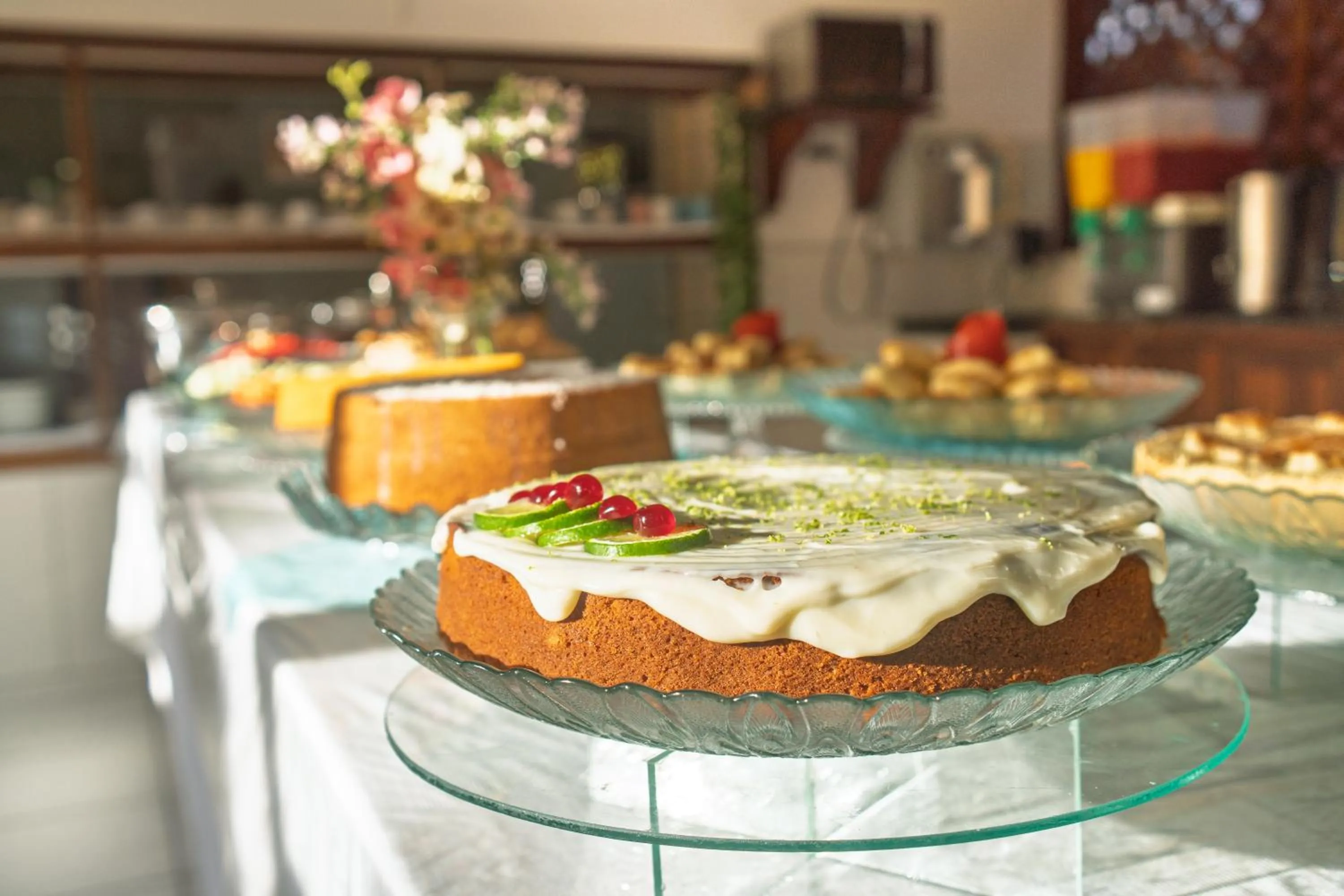 Buffet breakfast in Brisa do Caitá Praia Hotel