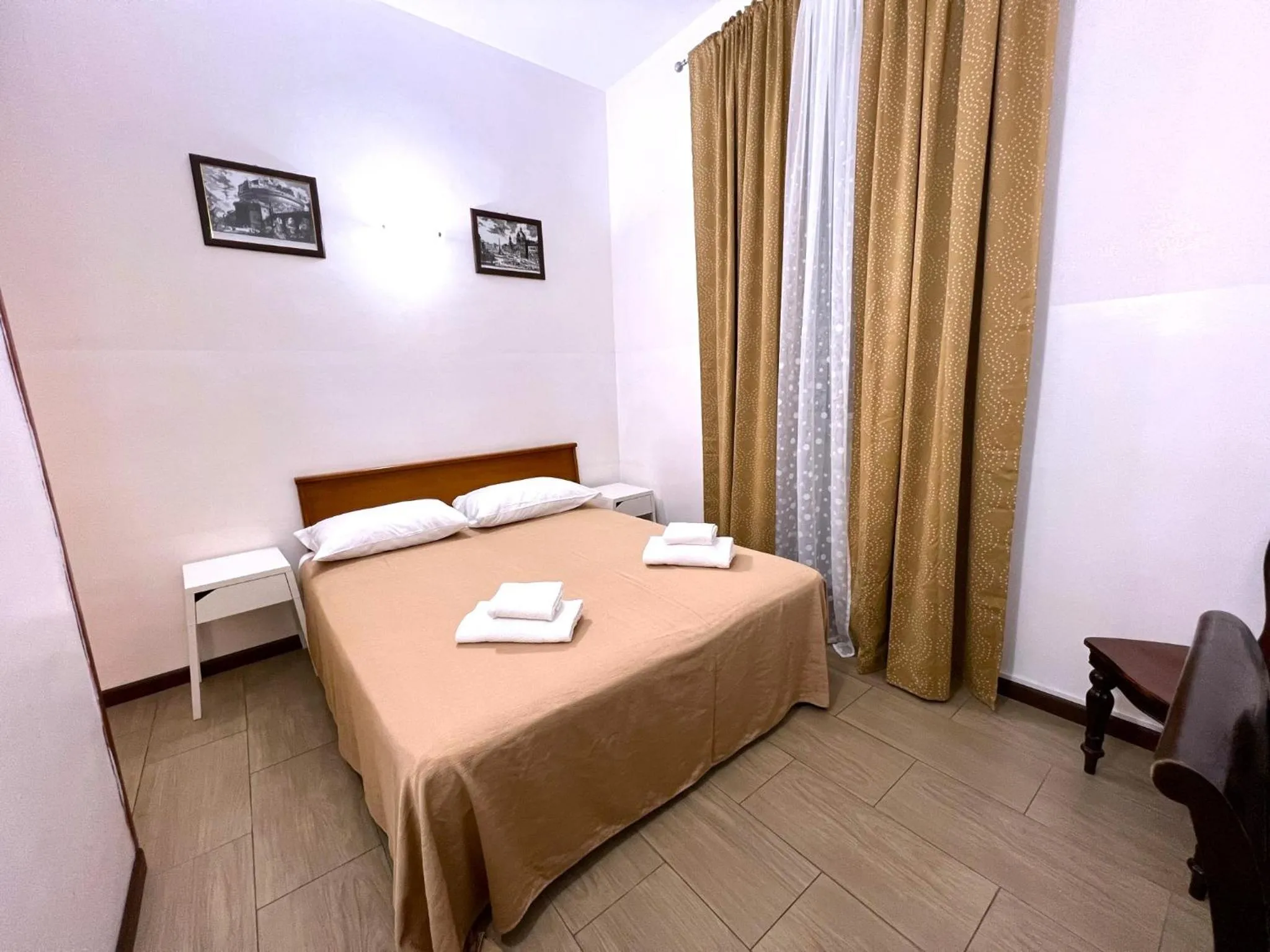 Photo of the whole room, Bed in Booking Inn Settembre 95