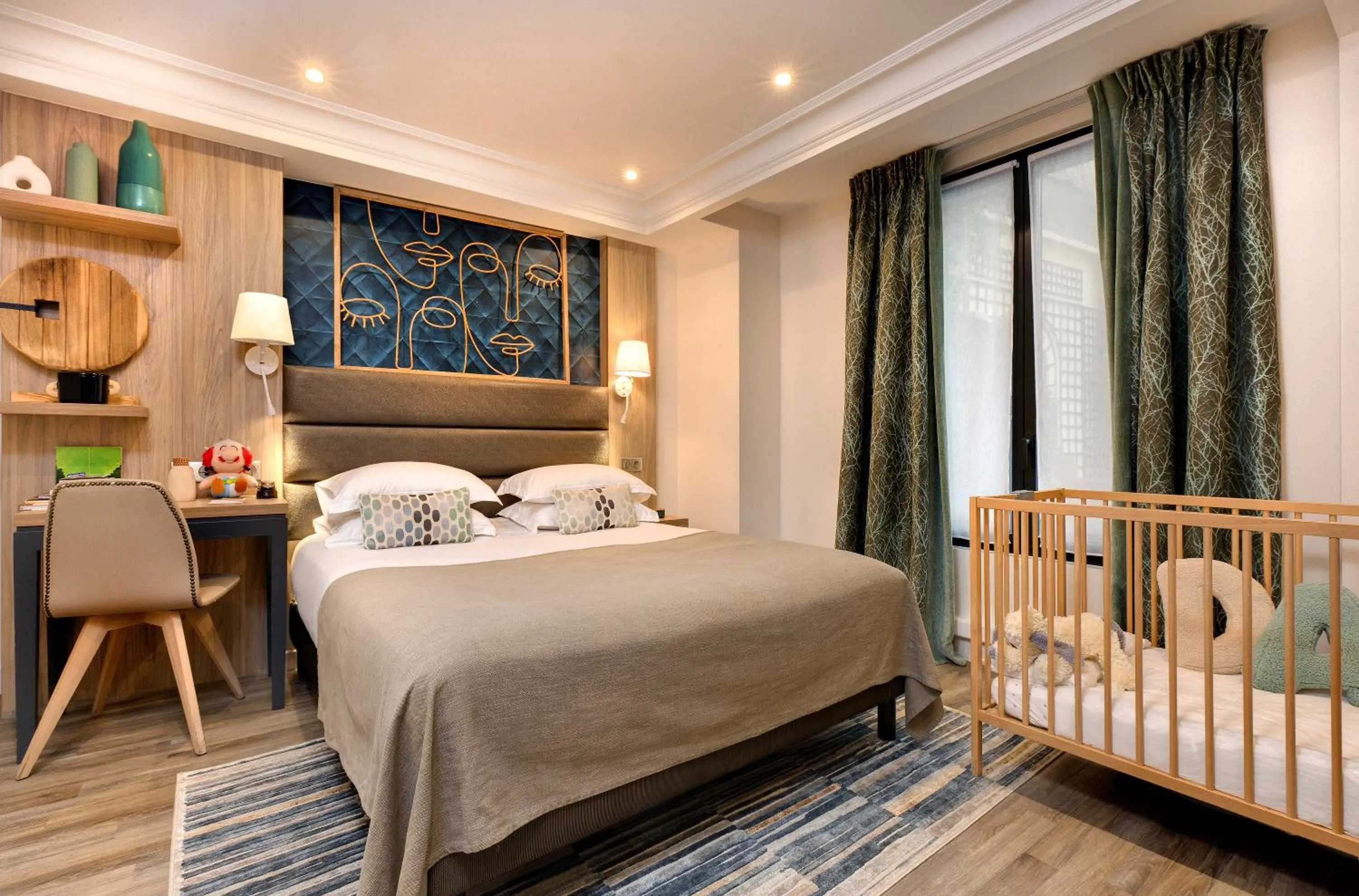 Bed in Serotel Suites Opera