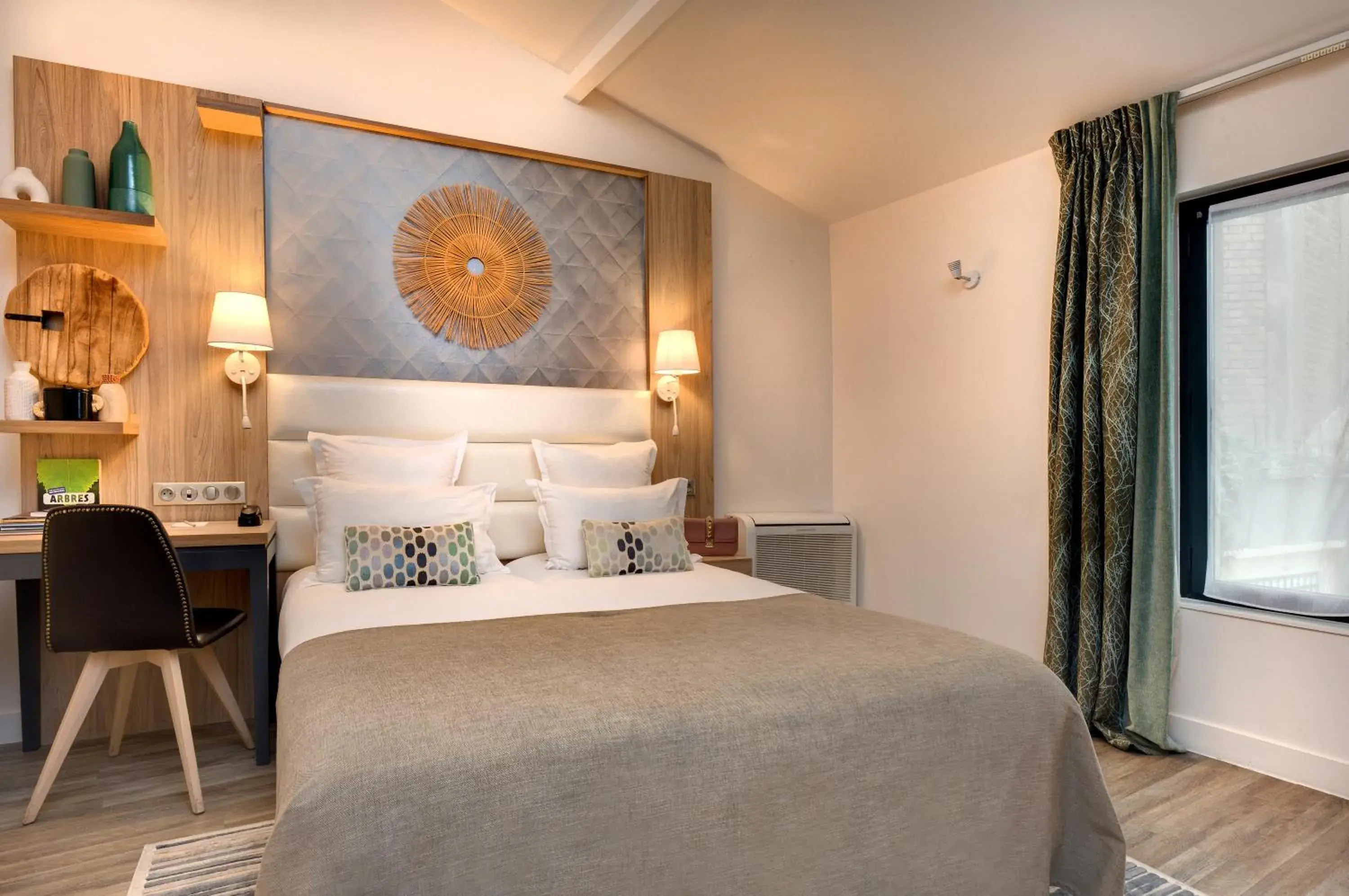 Bed in Serotel Suites Opera Bed in Serotel Suites Opera