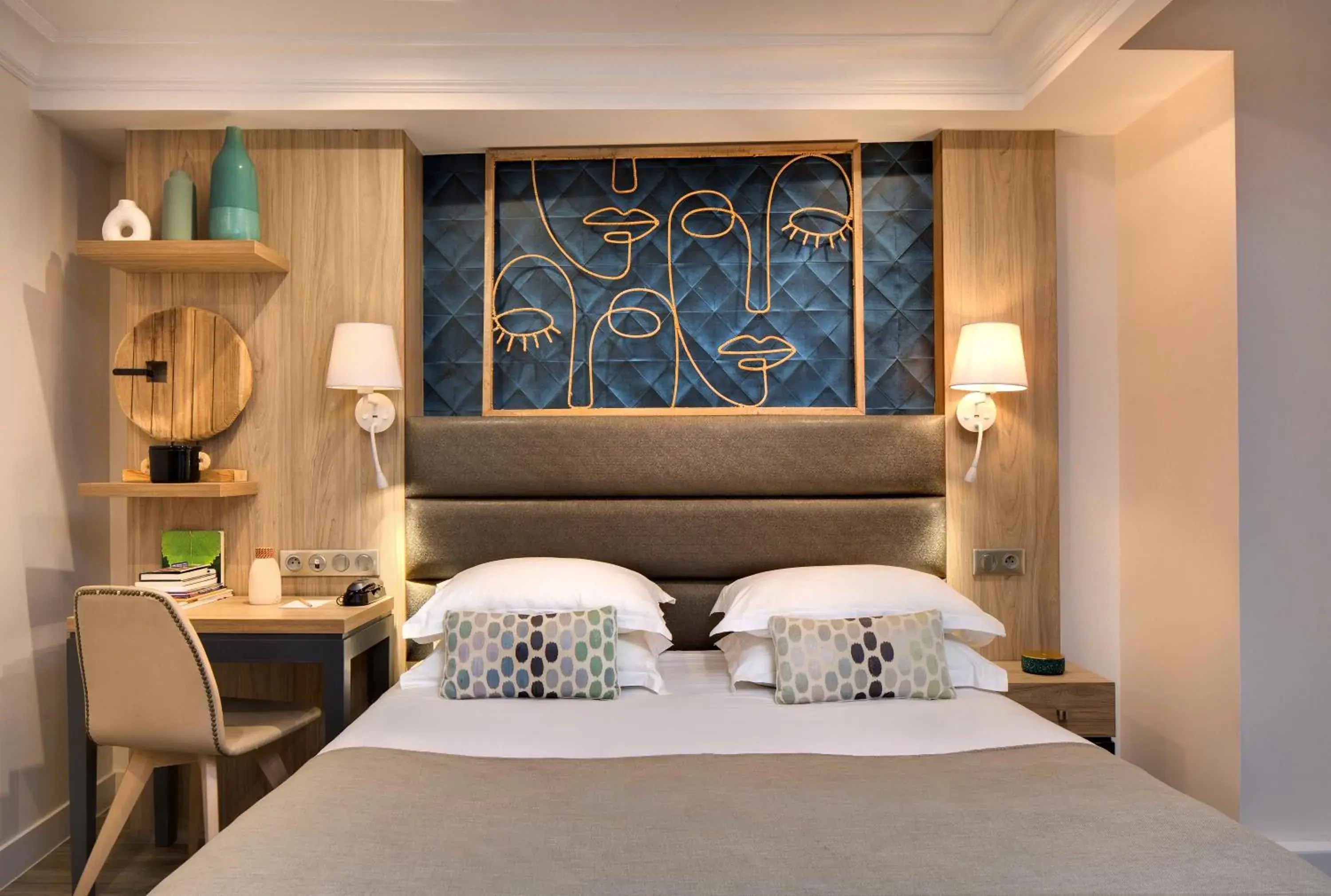 Double Room in Serotel Suites Opera Double Room in Serotel Suites Opera