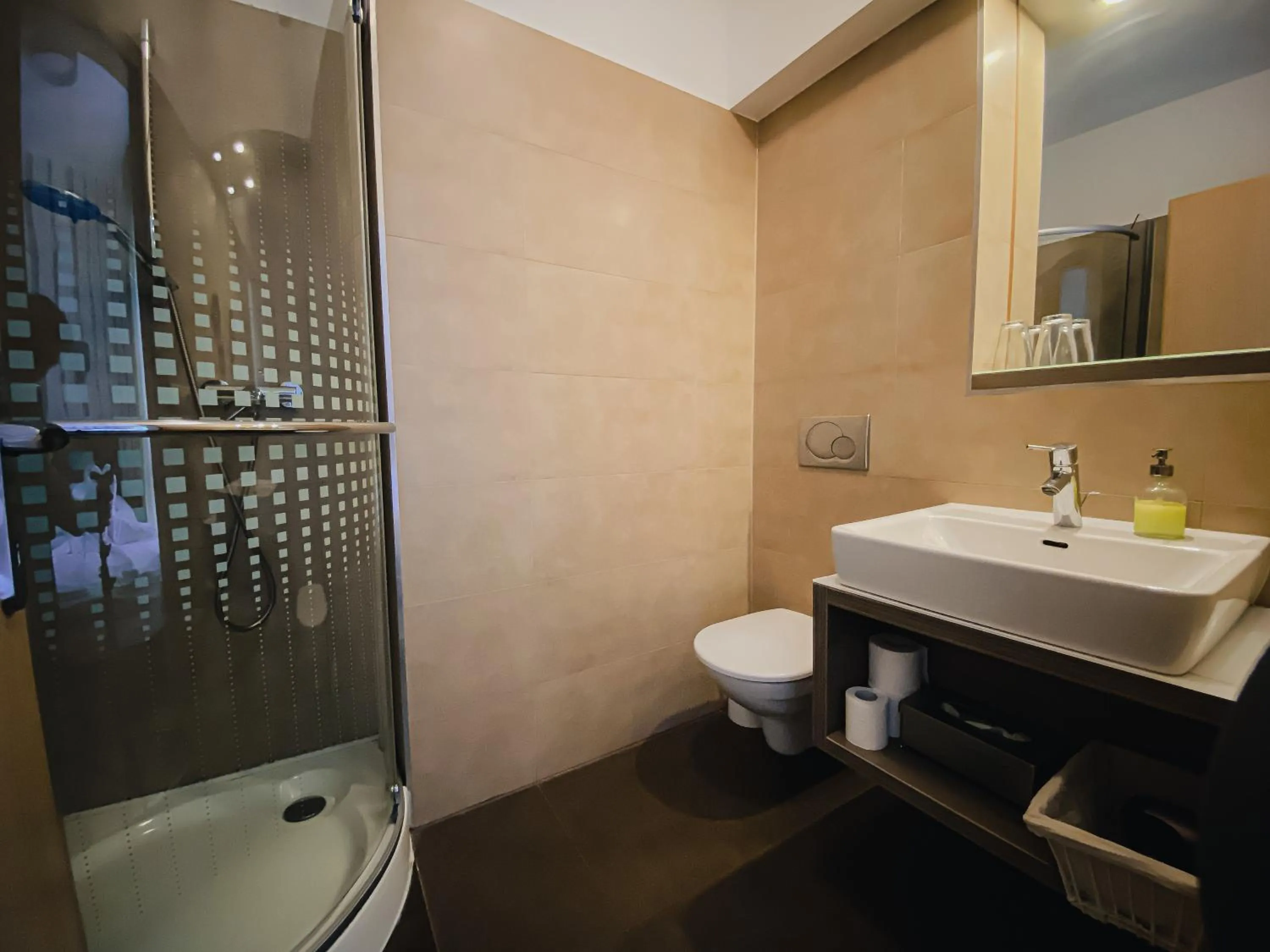 Shower in Royal Mediterran