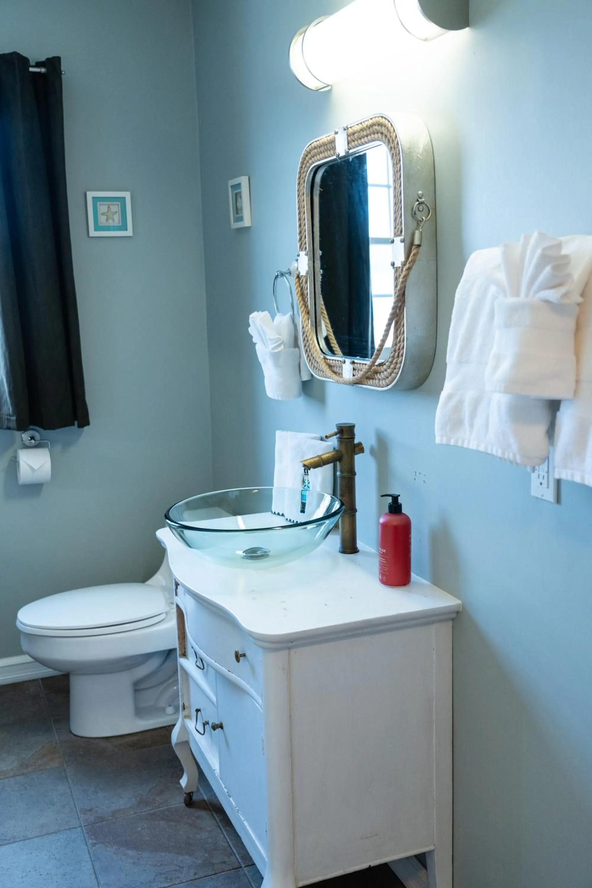 Bathroom in Albert's