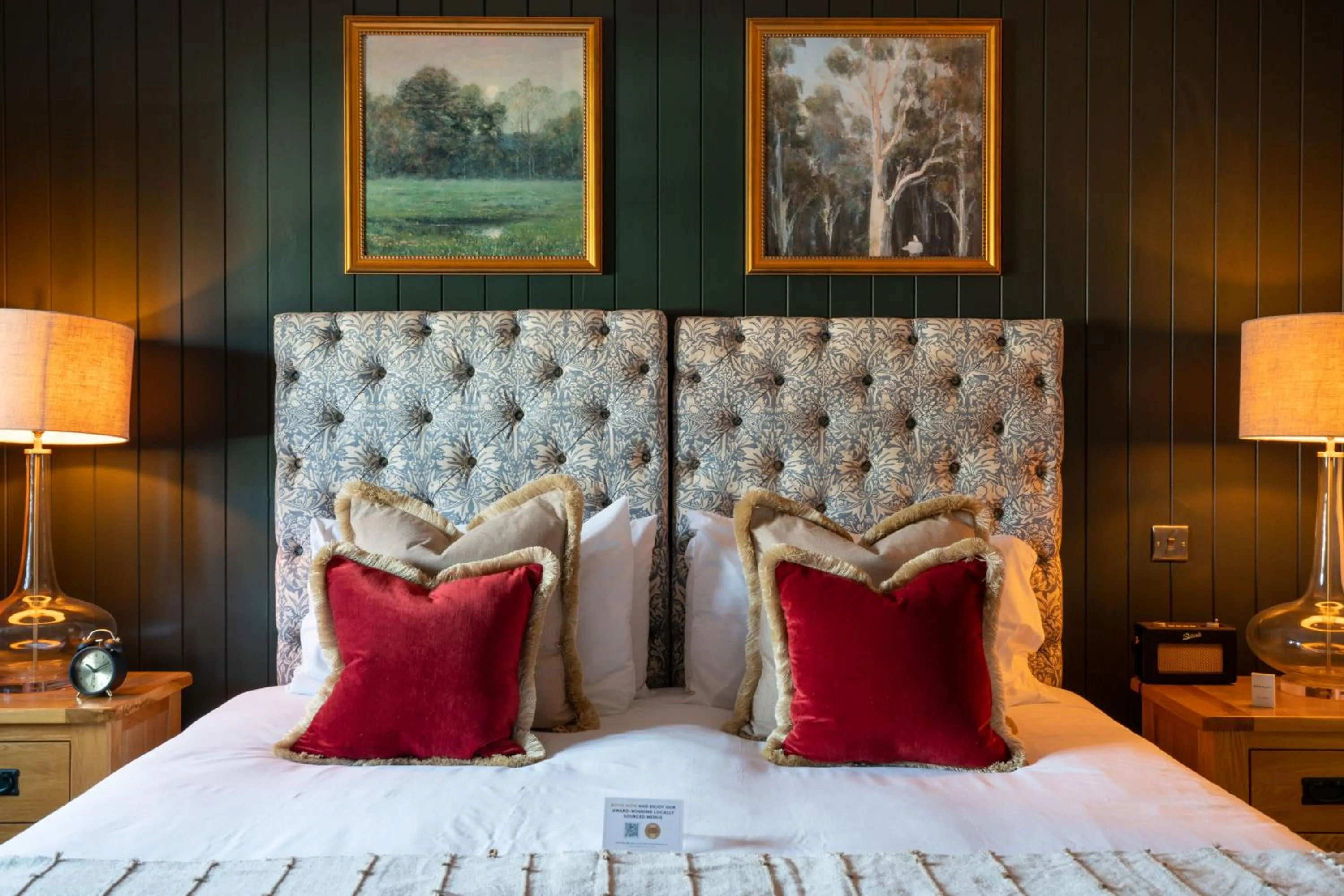 Bed in Crown Inn at Tolldown