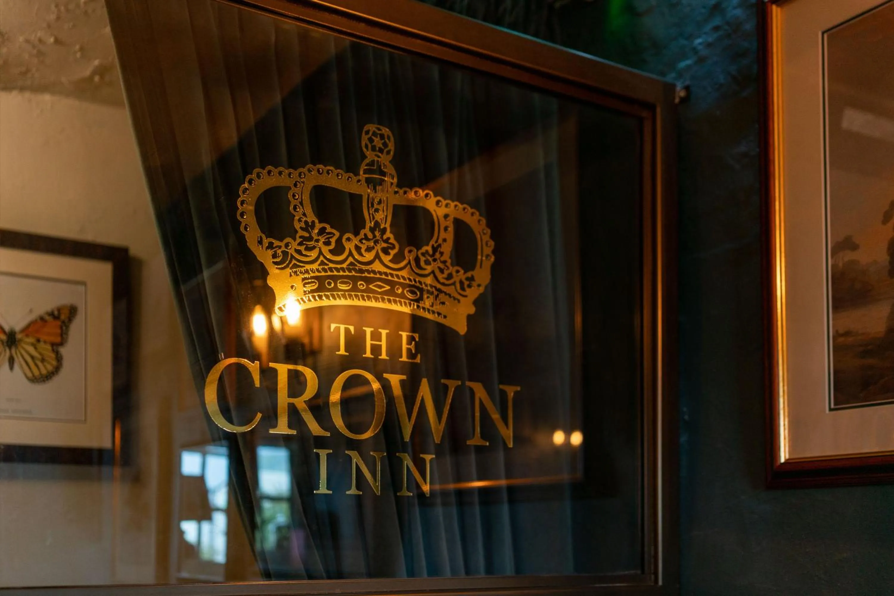 Logo/Certificate/Sign in Crown Inn at Tolldown
