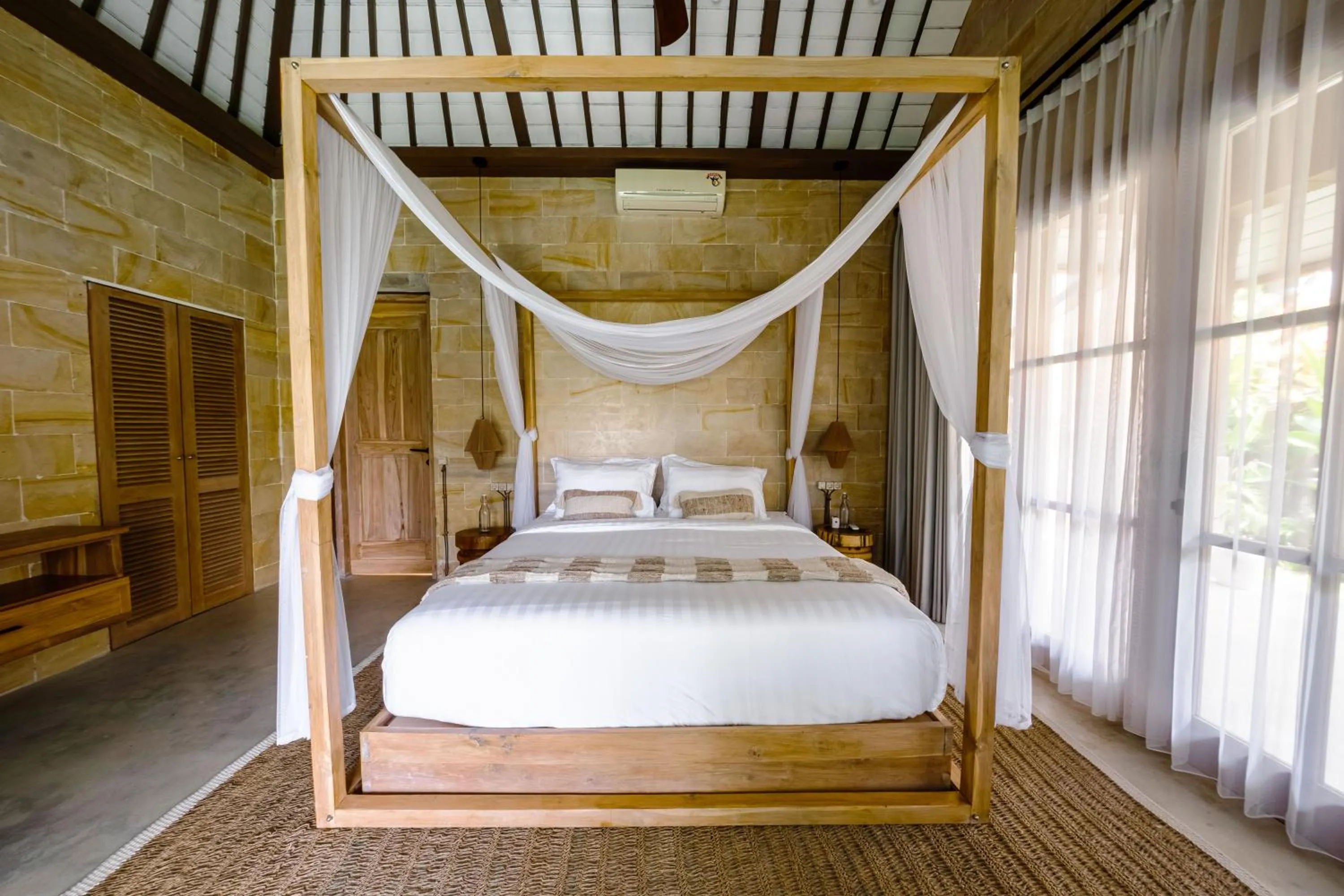 Bed in Nyaman Villas by EVDEkimi - Romantic escape among rice fields with Pool, Terrace - Long stay extras