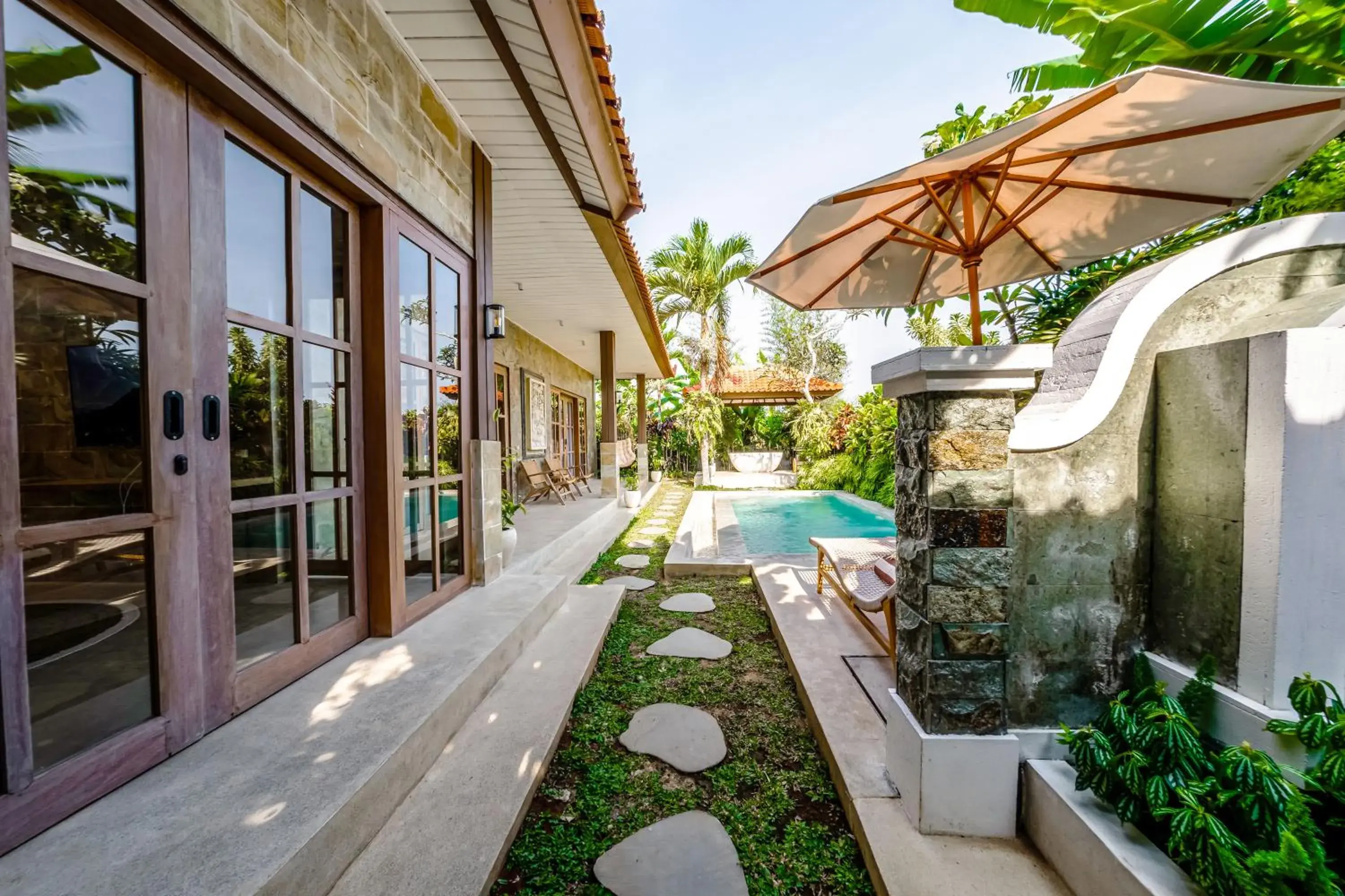 One-Bedroom Villa with Private Pool in Nyaman Villas by EVDEkimi - Romantic escape among rice fields with Pool, Terrace - Long stay extras One-Bedroom Villa with Private Pool in Nyaman Villas by EVDEkimi - Romantic escape among rice fields with Pool, Terrace - Long stay extras