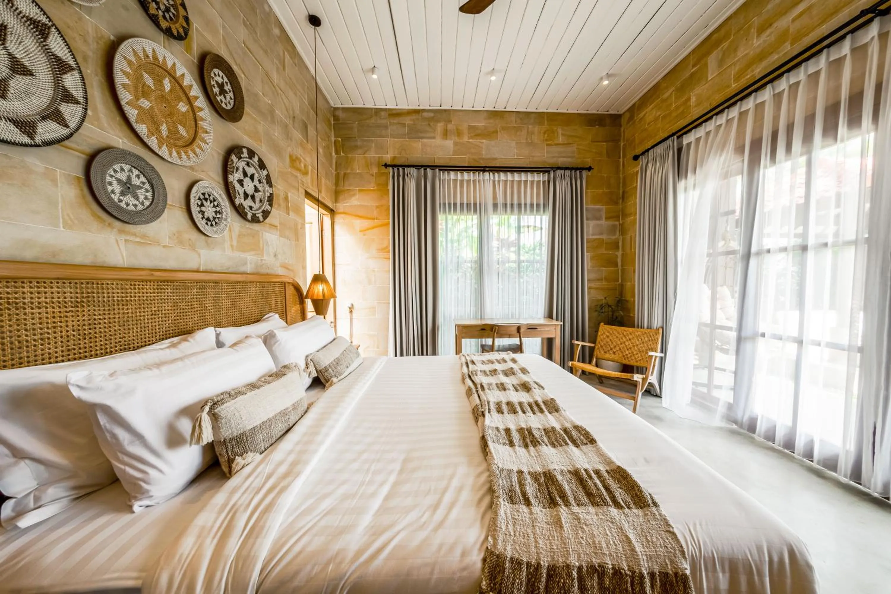 Bed in Nyaman Villas by EVDEkimi - Romantic escape among rice fields with Pool, Terrace - Long stay extras