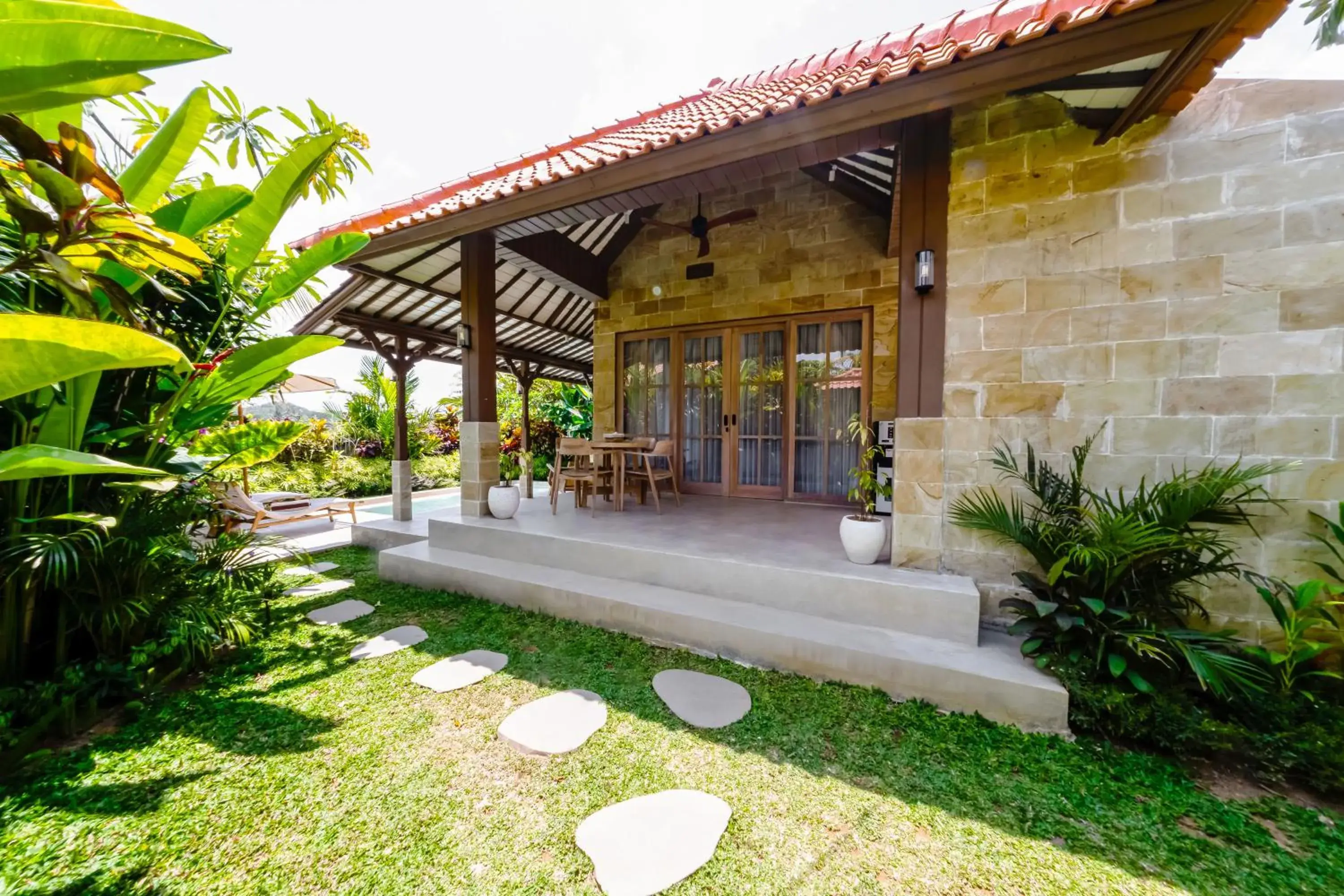 Property building in Nyaman Villas by EVDEkimi - Romantic escape among rice fields with Pool, Terrace - Long stay extras Property building in Nyaman Villas by EVDEkimi - Romantic escape among rice fields with Pool, Terrace - Long stay extras