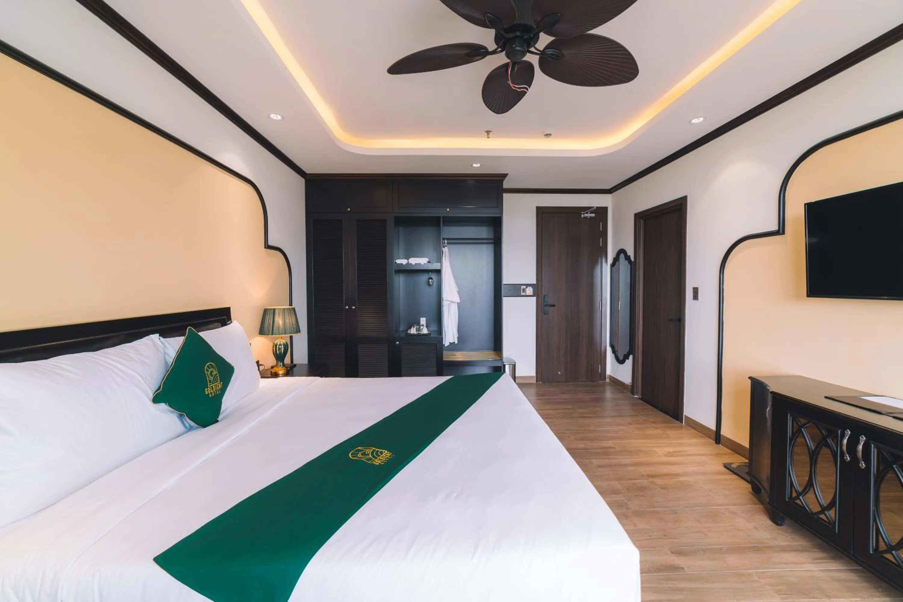 Property building, Bed in Goldient Boutique Hotel