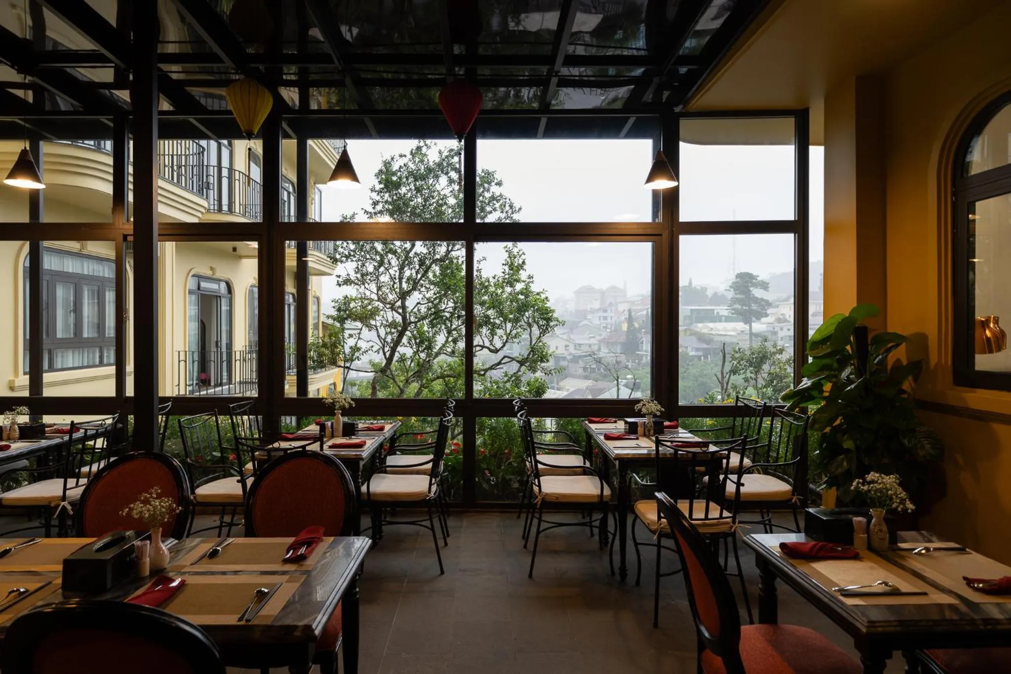 Restaurant/places to eat in Goldient Boutique Hotel