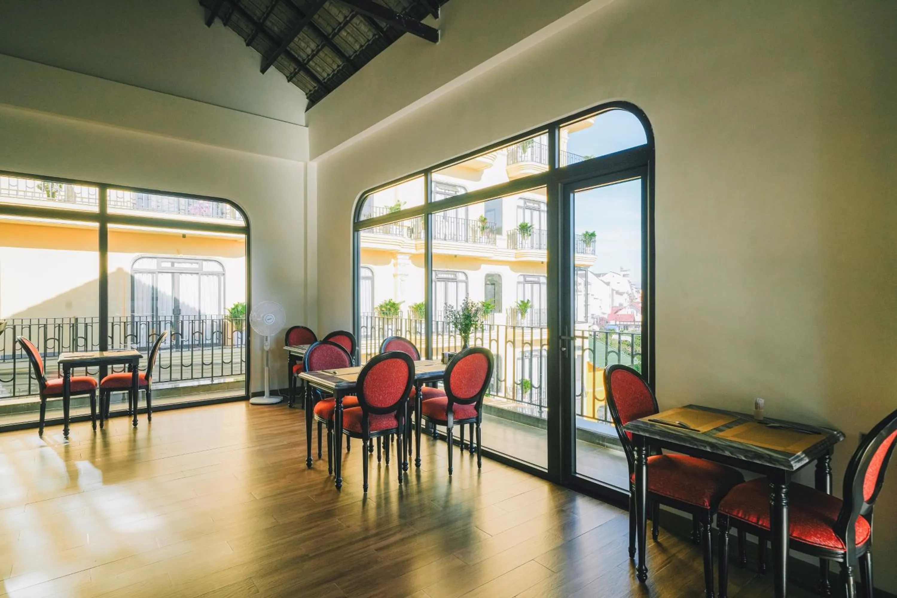 Restaurant/places to eat in Goldient Boutique Hotel