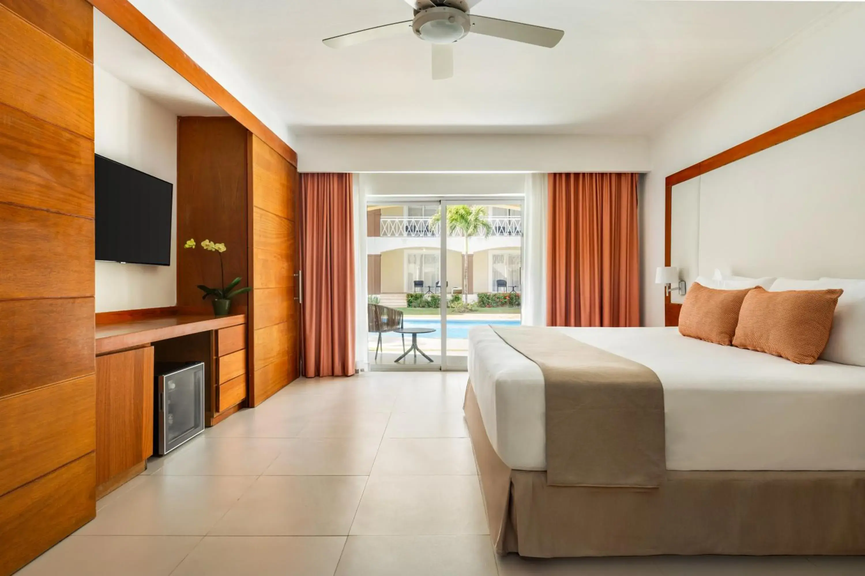 Sun Club Deluxe Junior Suite King in Sunscape Coco Punta Cana - All Inclusive Sun Club Deluxe Junior Suite King in Sunscape Coco Punta Cana - All Inclusive