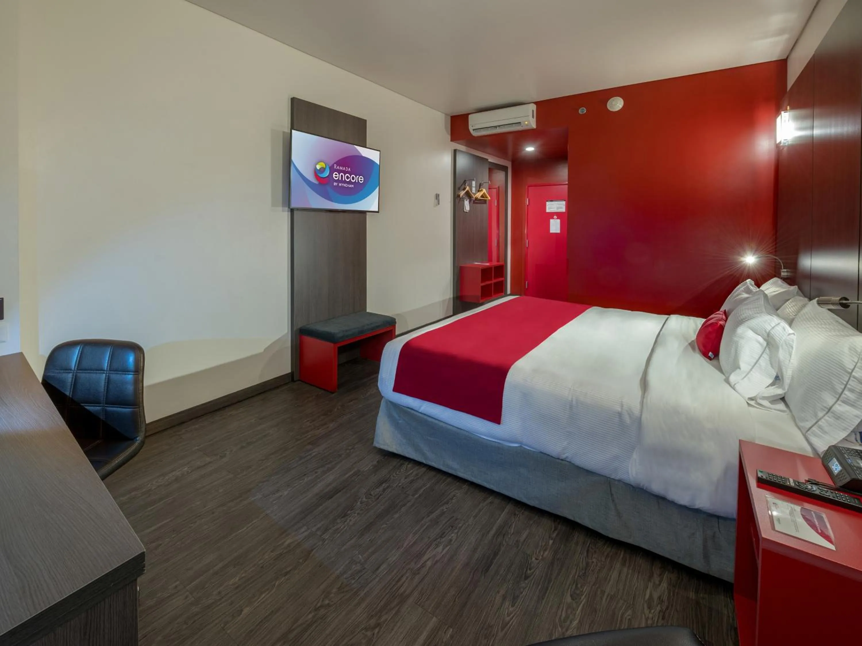 Bedroom, Bed in Ramada Encore by Wyndham Queretaro