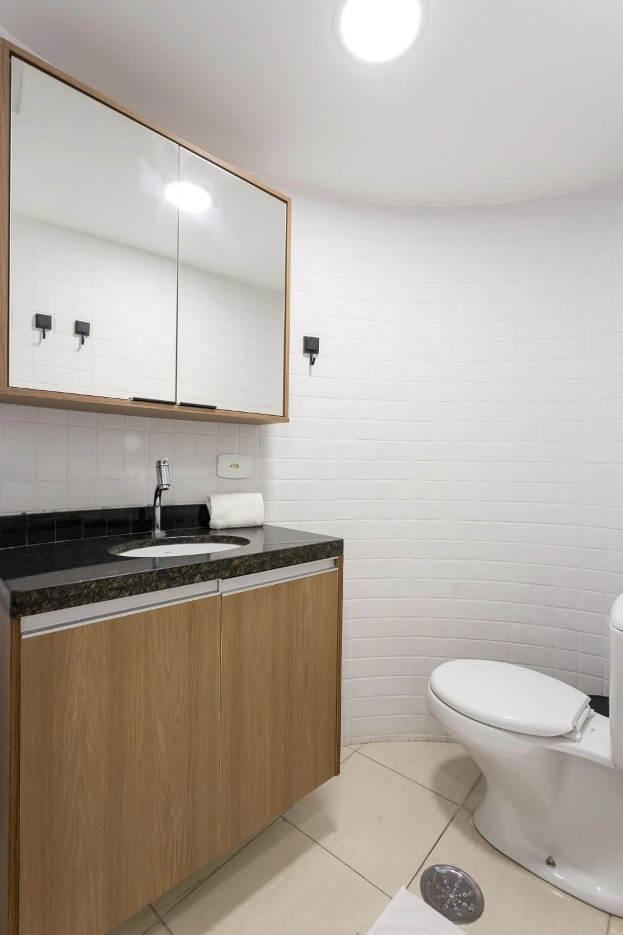 Toilet in Impecável c/ Garagem prox metrô hospitais e mto +!