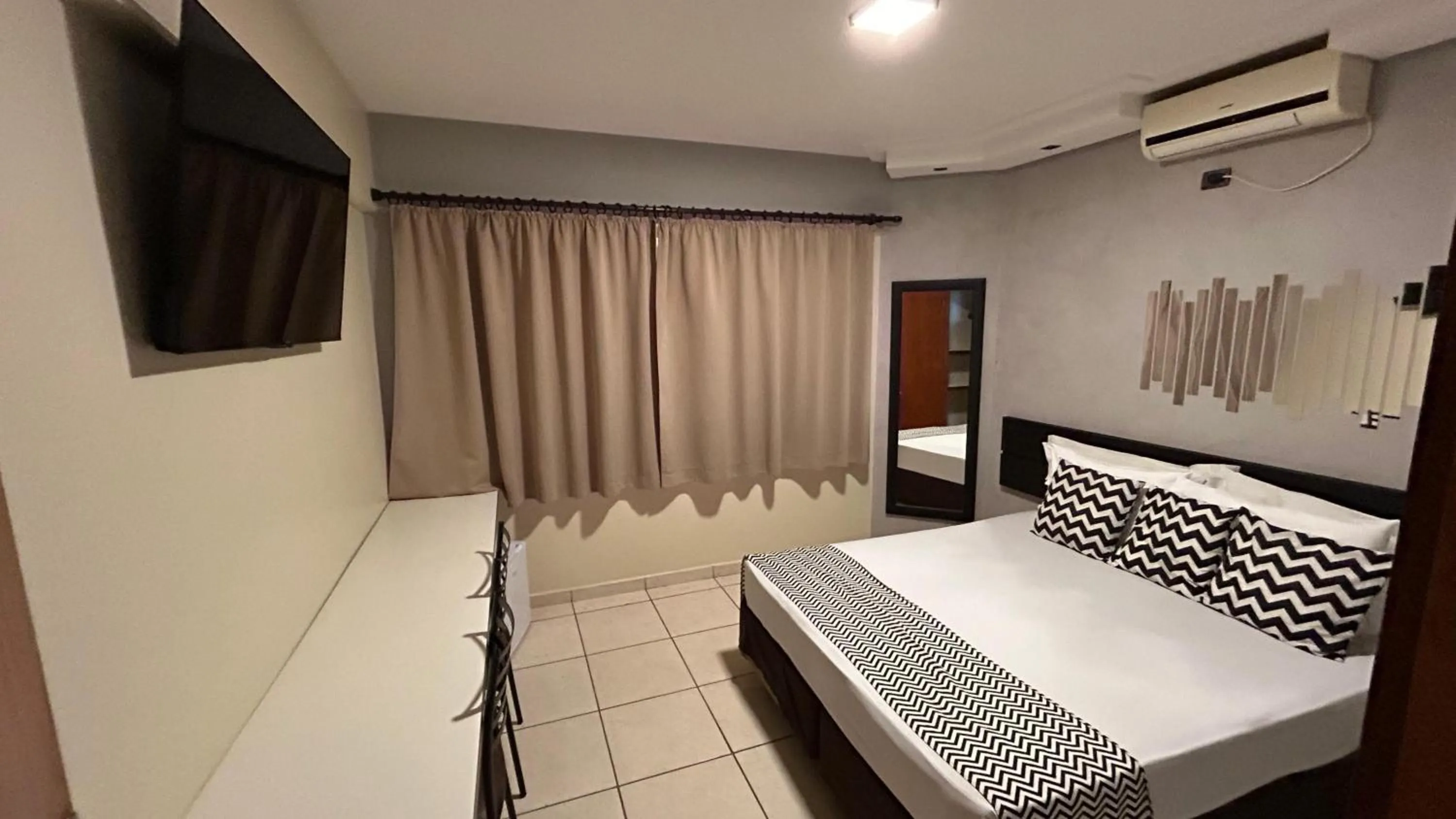 Bed in Havana Palace Hotel II