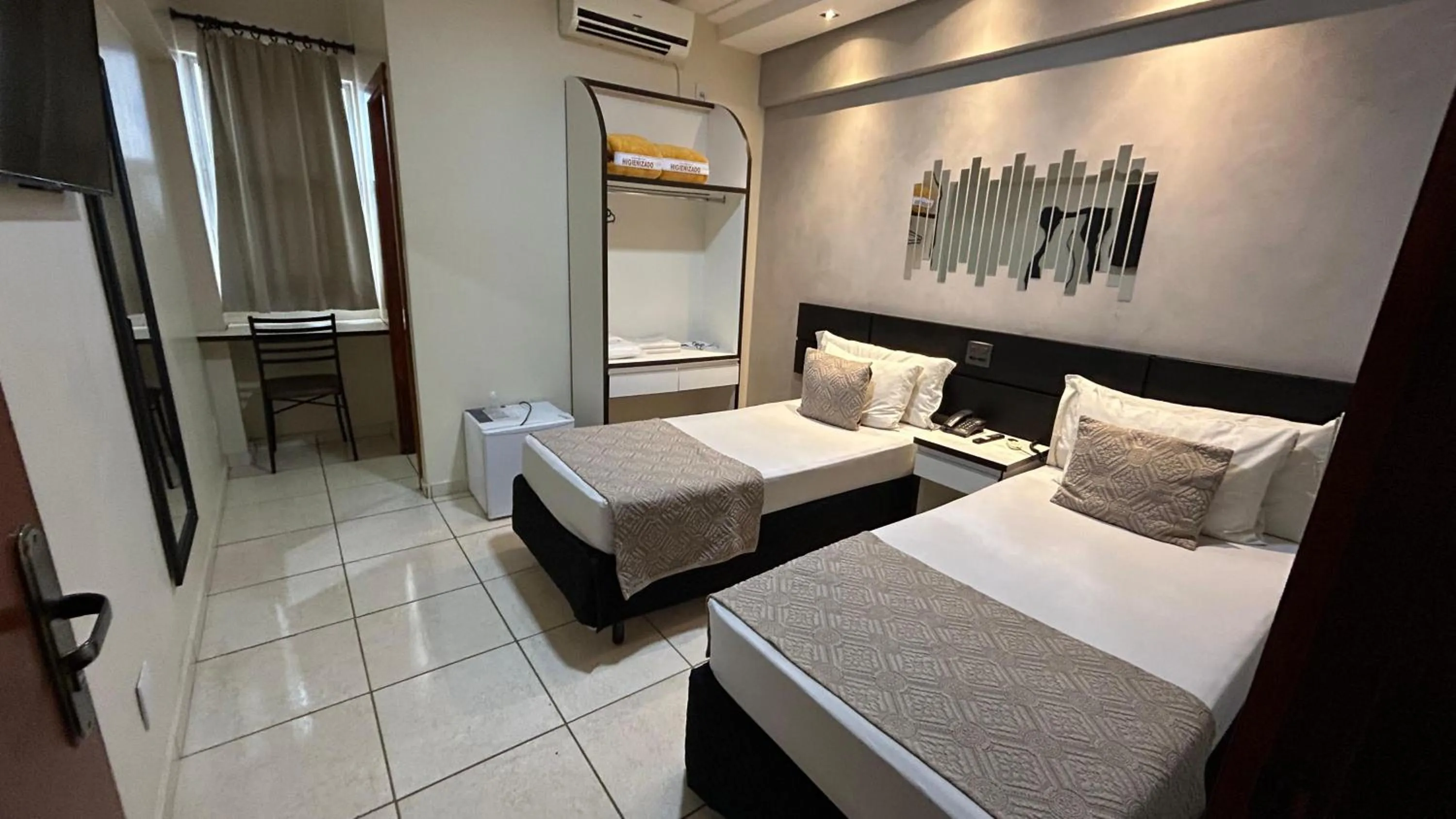 Bedroom, Bed in Havana Palace Hotel II