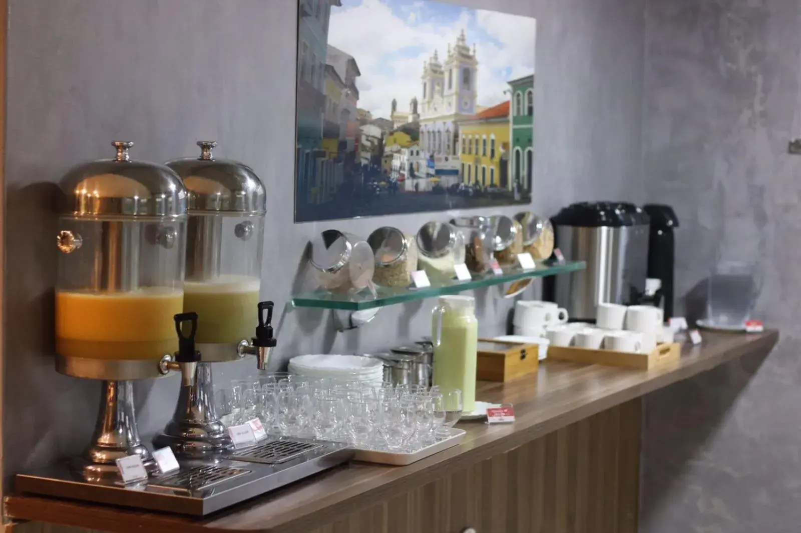 Food and drinks in Onix Hotel Praia de Piata Food and drinks in Onix Hotel Praia de Piata