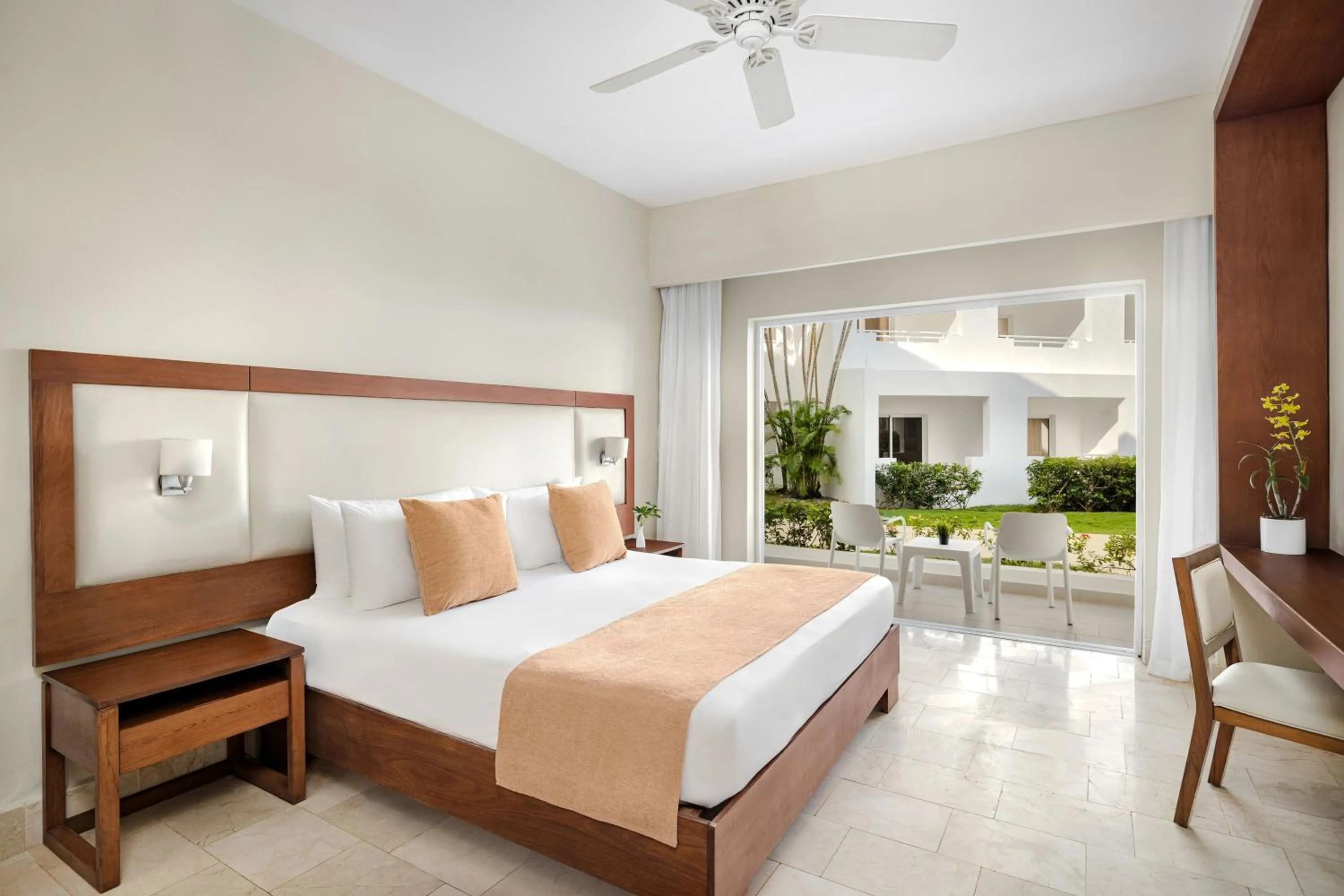 Bedroom, Bed in Sunscape Dominicus La Romana - All Inclusive