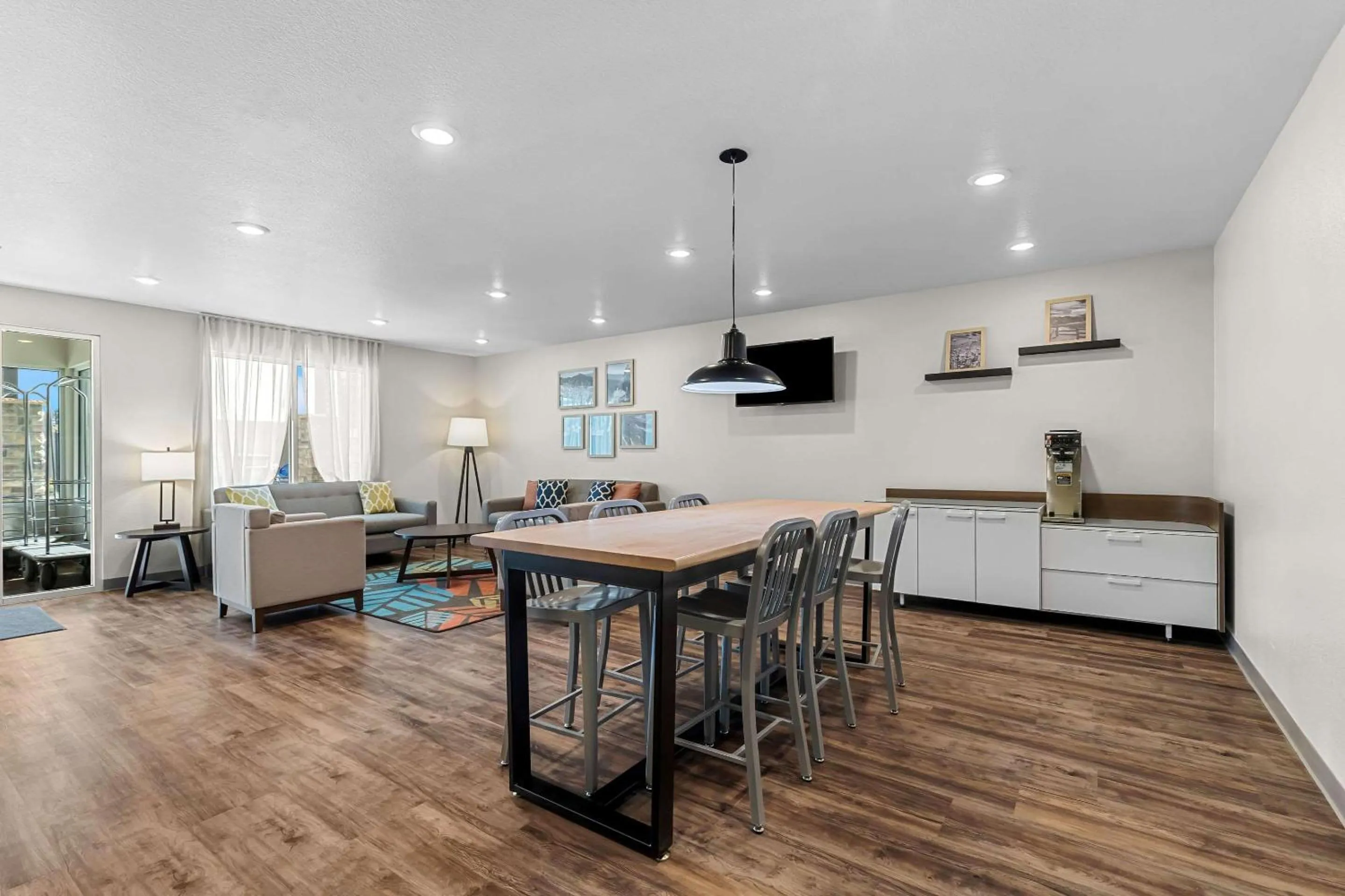 Lobby or reception in WoodSpring Suites Corona