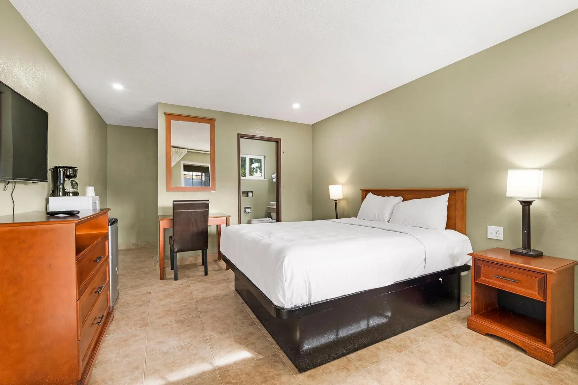 Bed in Safari Inn - Chico