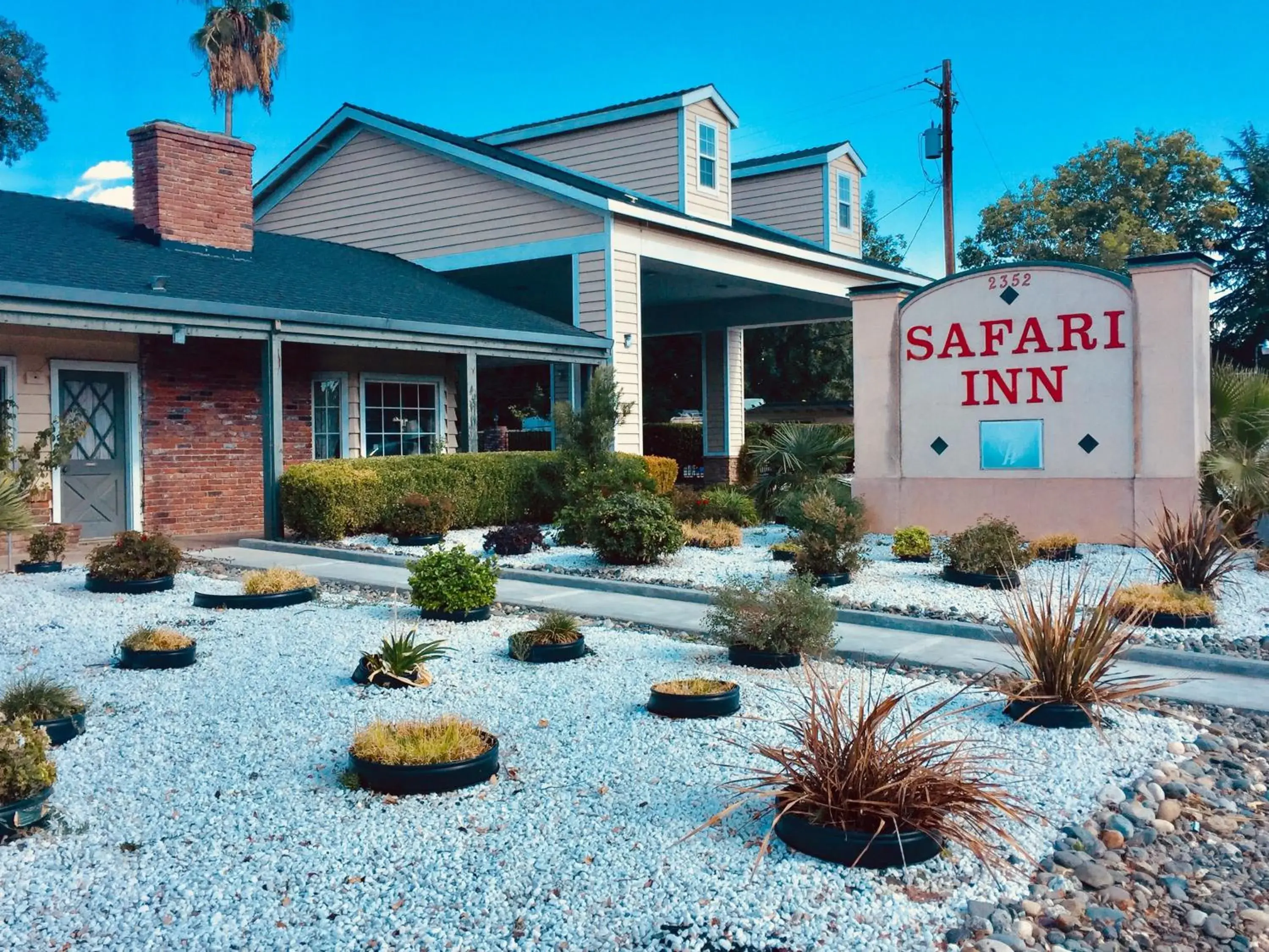 Property building in Safari Inn - Chico Property building in Safari Inn - Chico