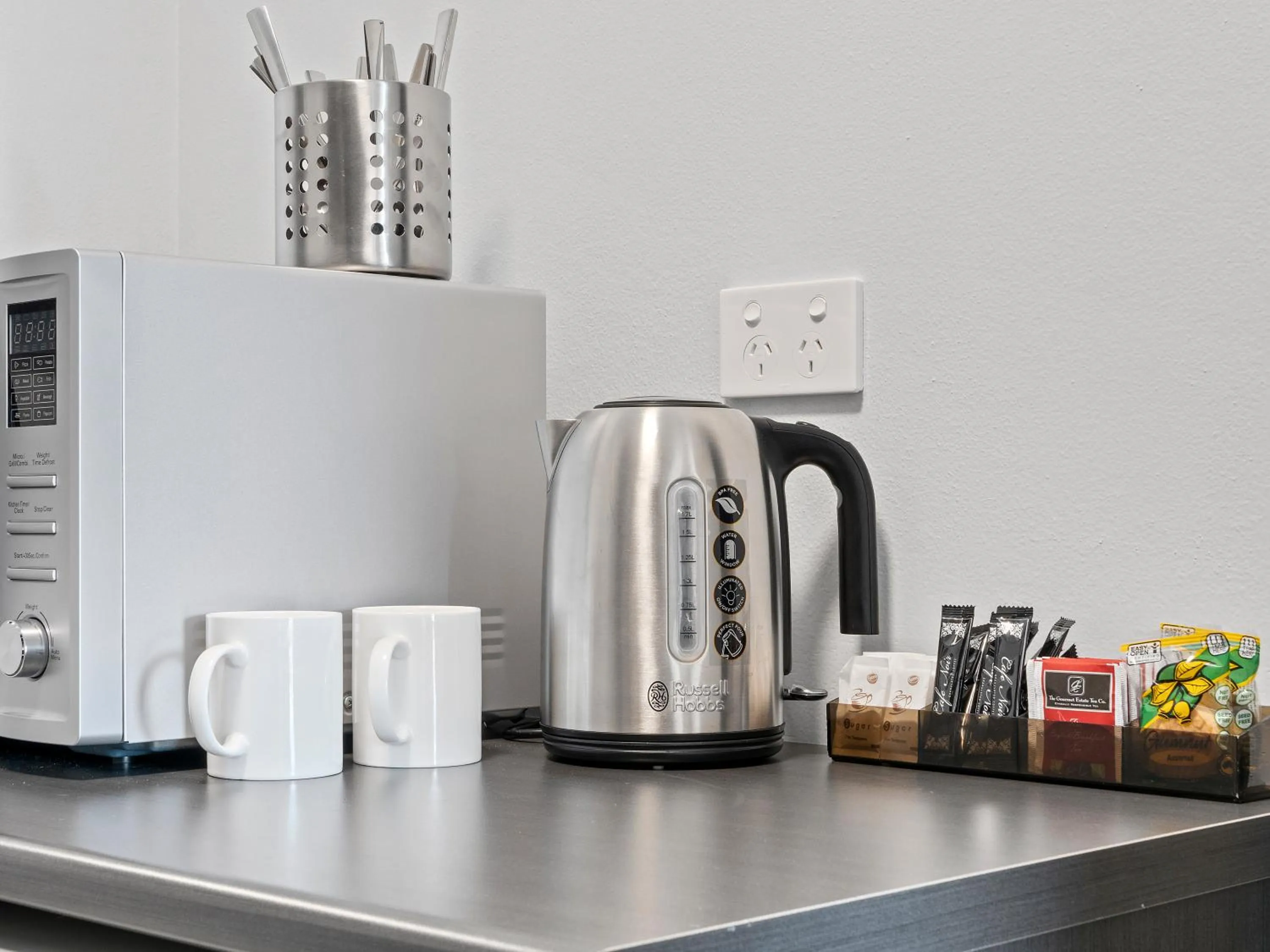 Coffee/tea facilities in Grafton Central Motel