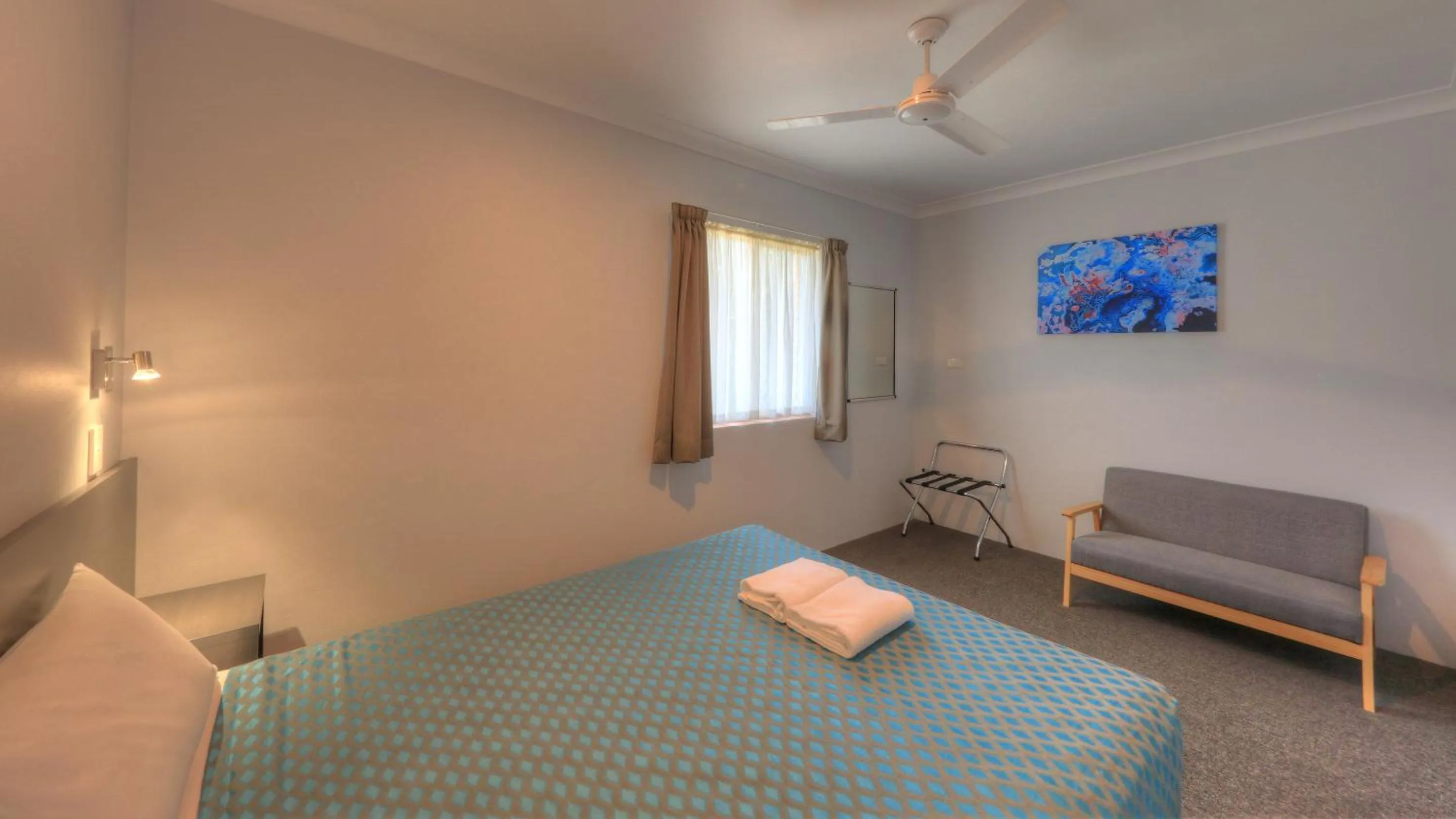 Bed in Grafton Central Motel