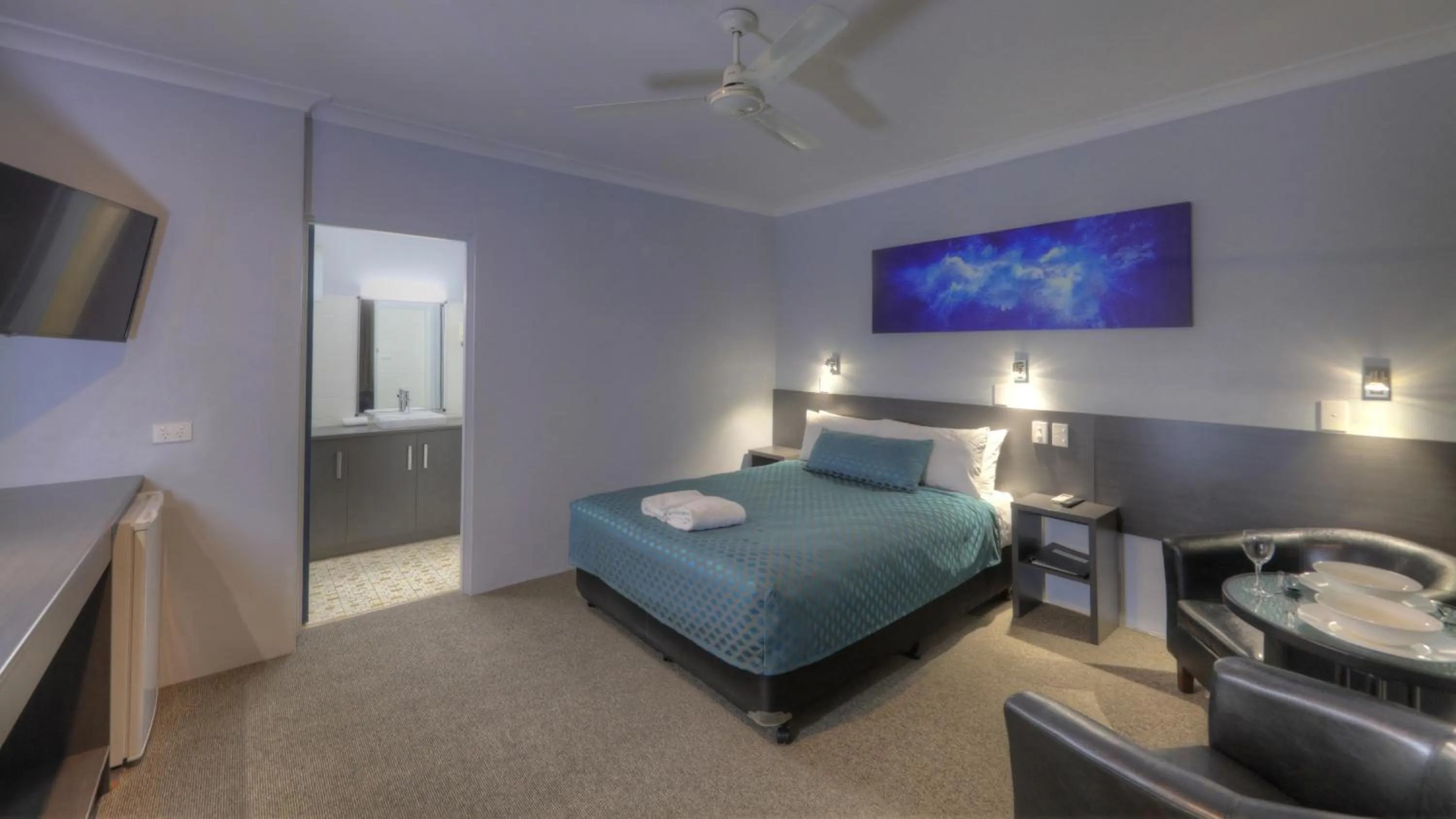 Bed in Grafton Central Motel