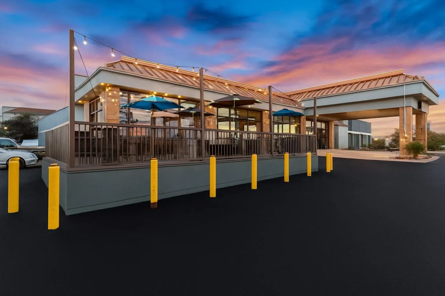 Property building in Suburban Studios Salt Lake City Airport