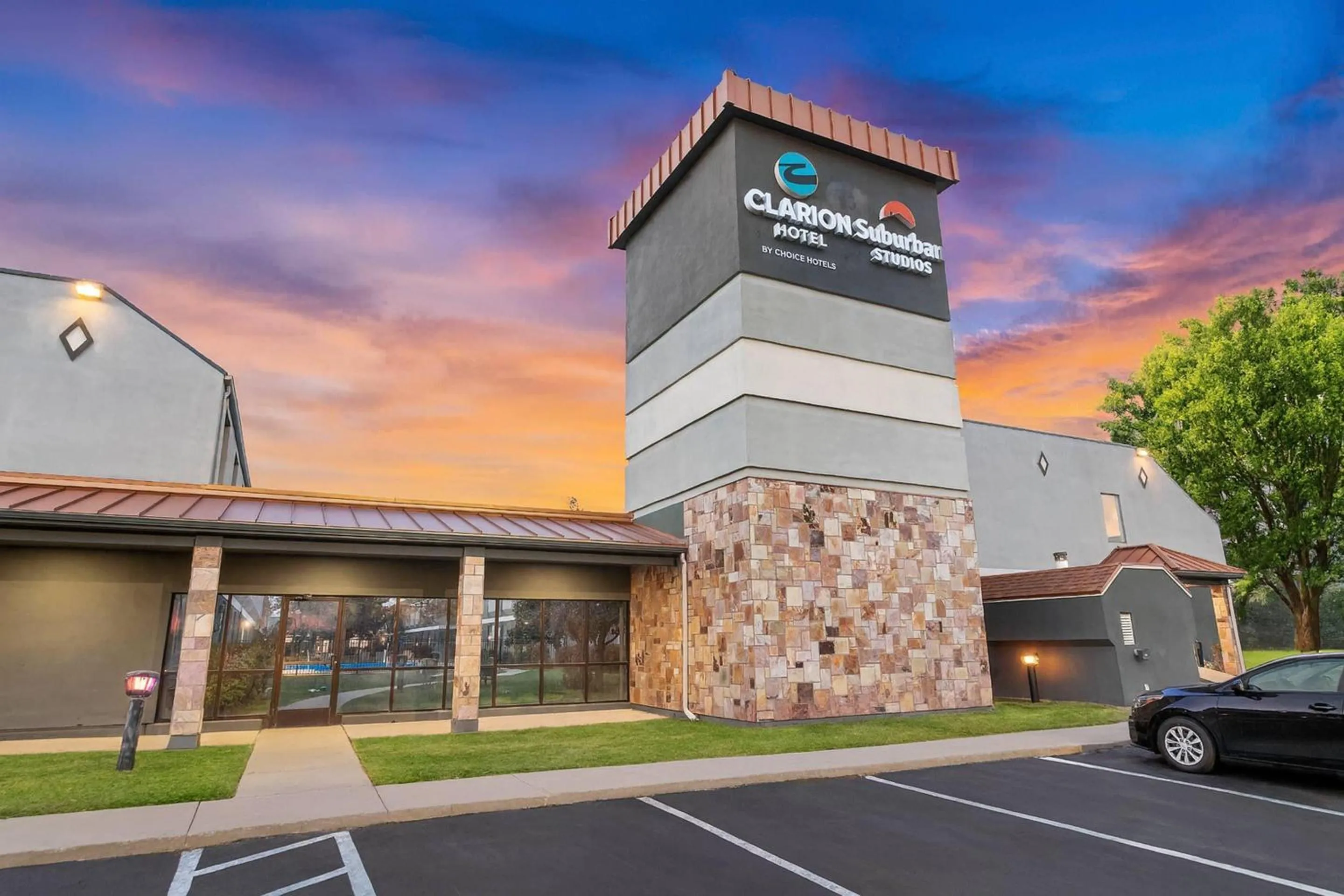Property building in Suburban Studios Salt Lake City Airport