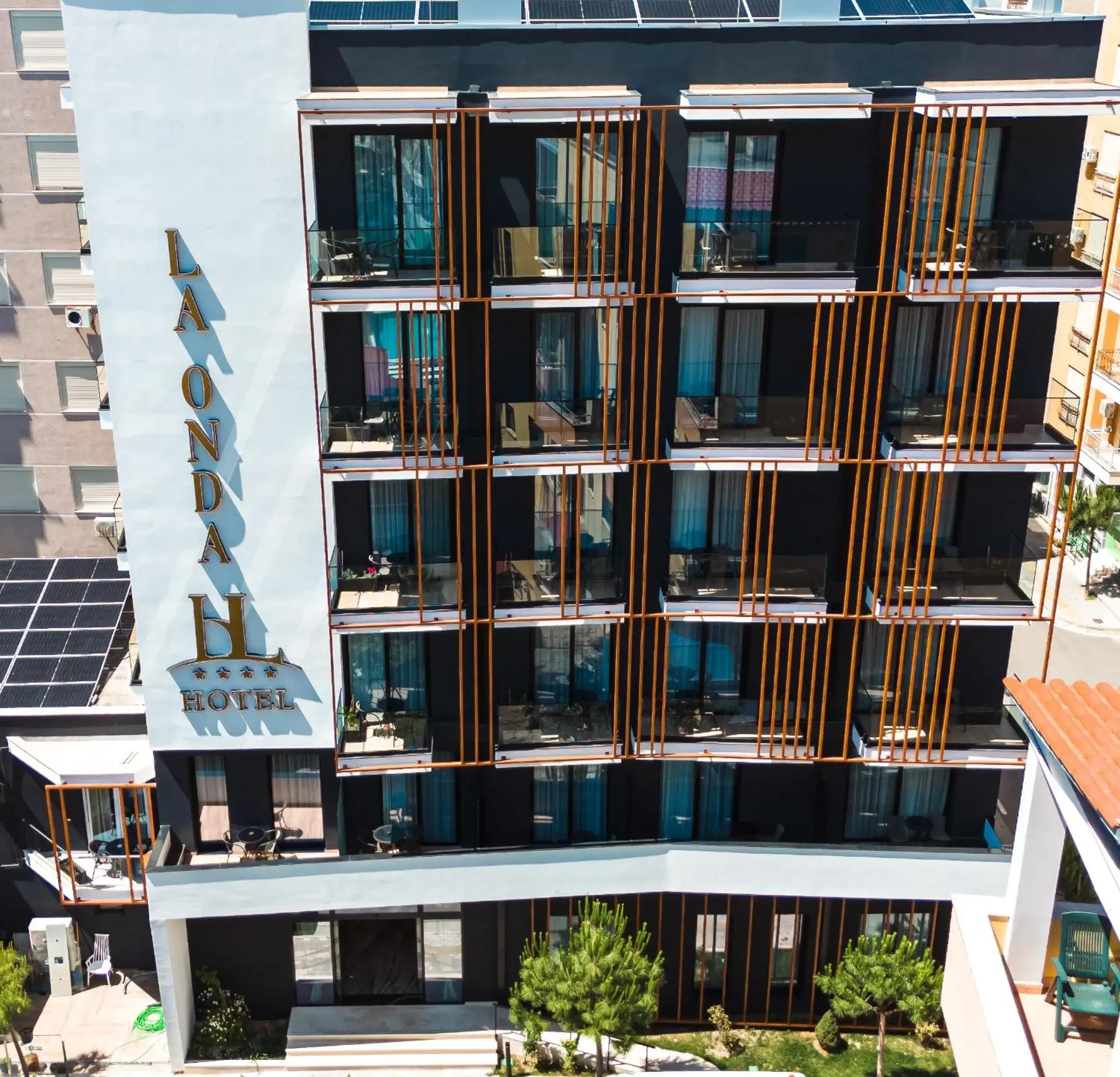 Property building in La Onda Hotel Durres Property building in La Onda Hotel Durres