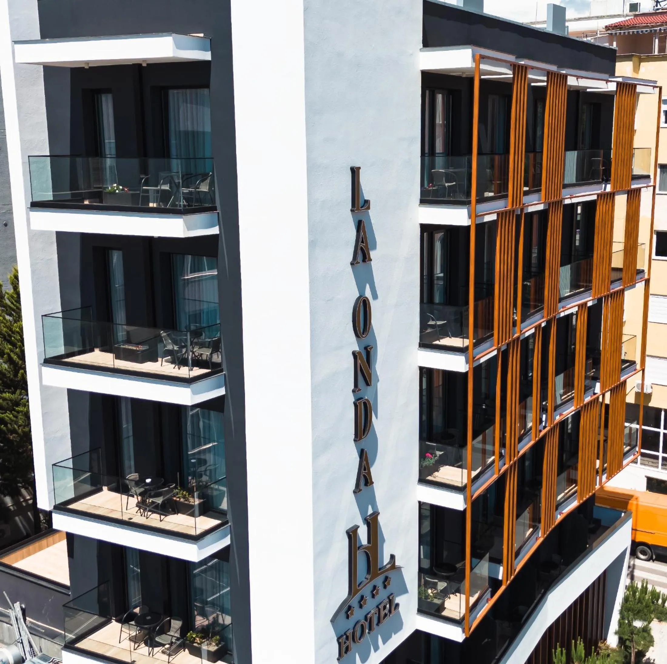 Property building in La Onda Hotel Durres