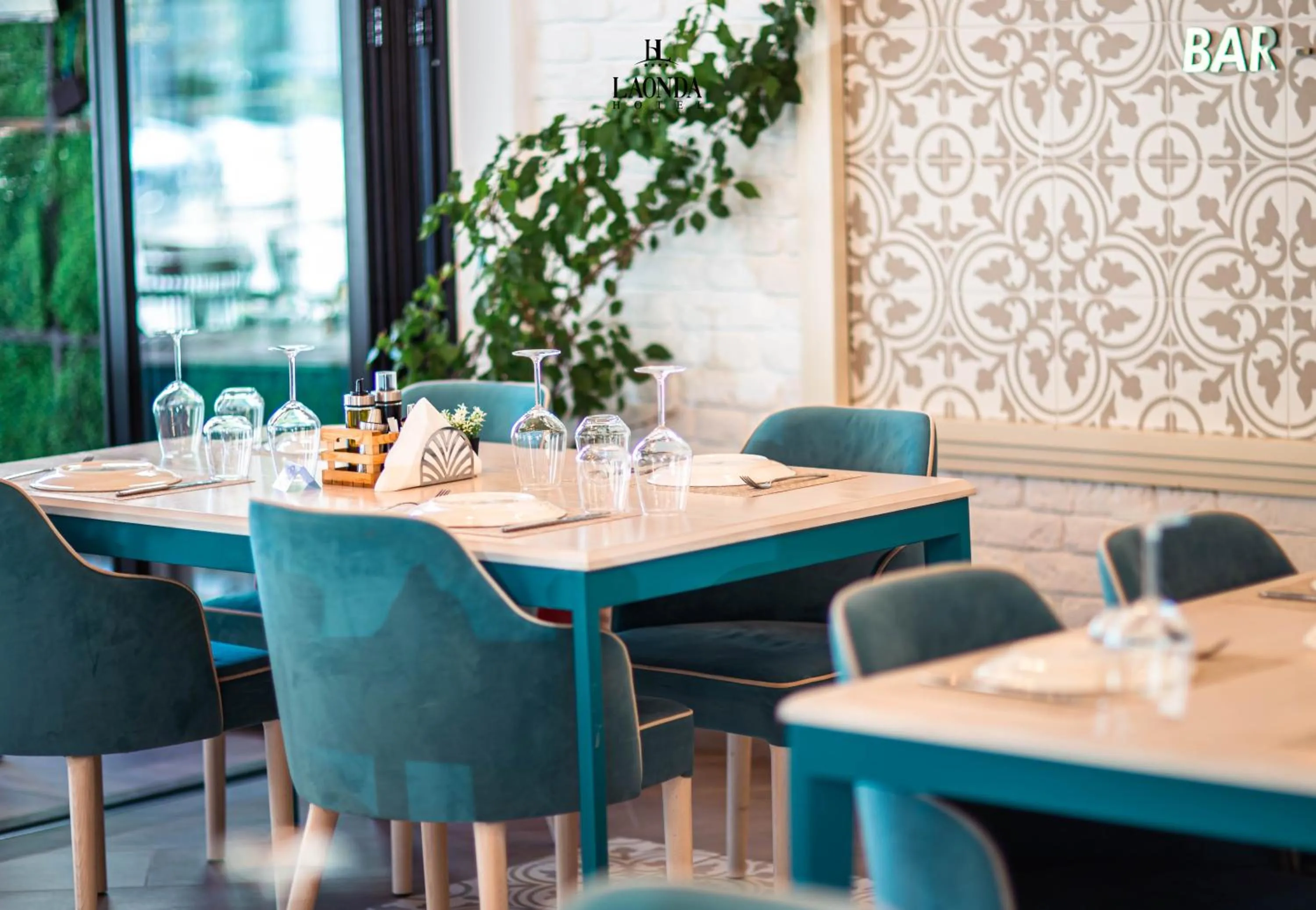 Restaurant/places to eat in La Onda Hotel Durres