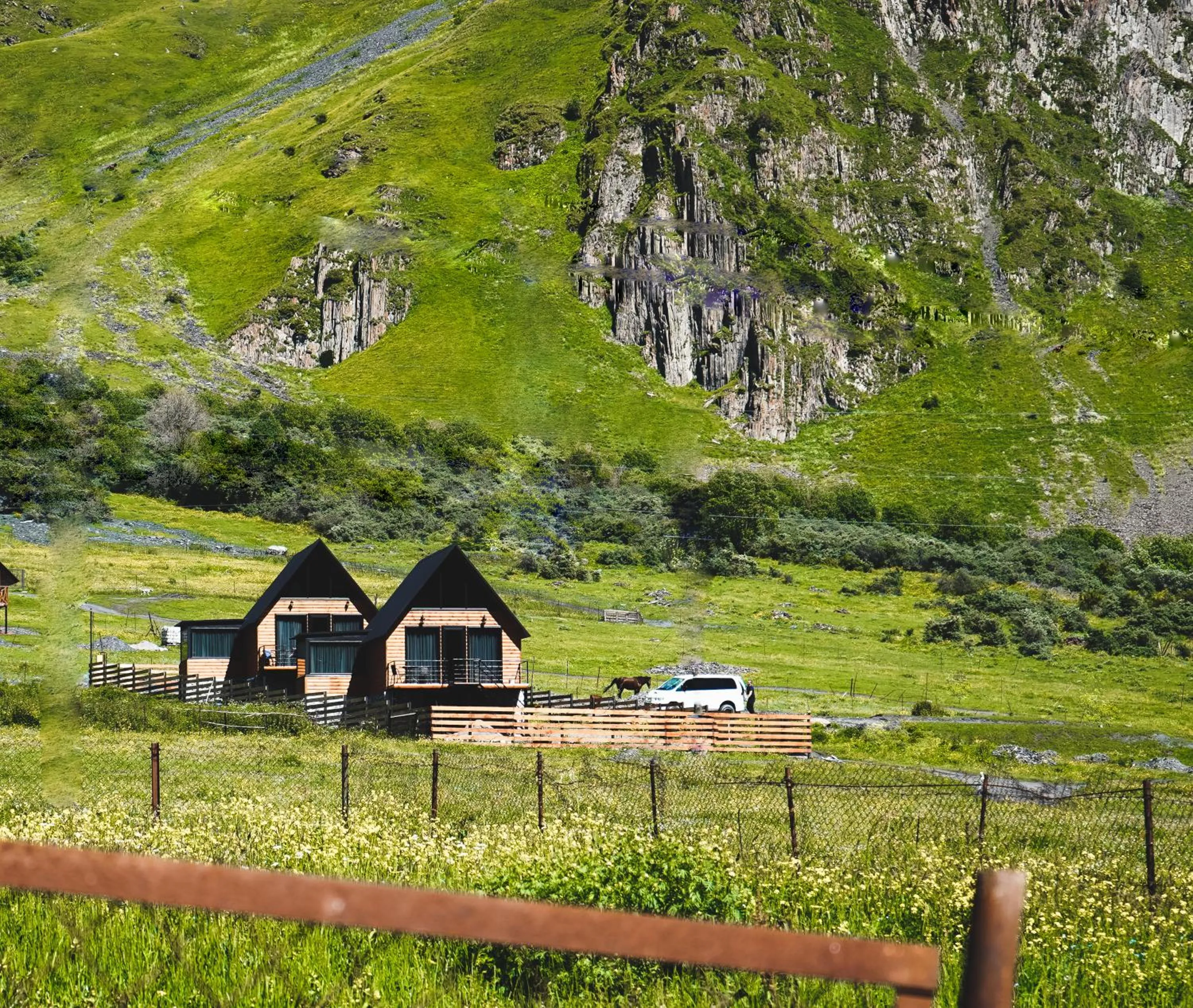 Traveler's Cottages in Kazbegi