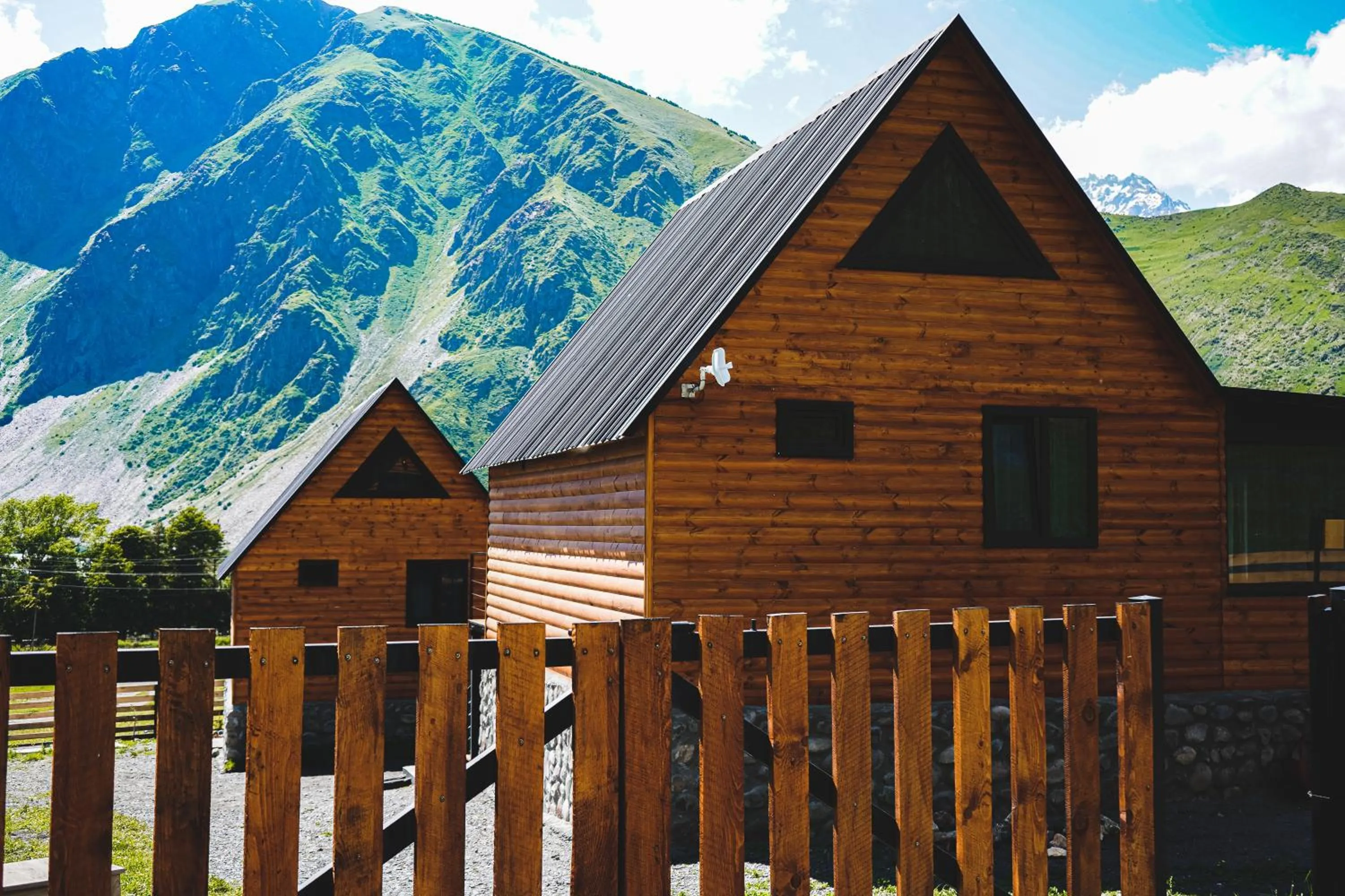 Traveler's Cottages in Kazbegi