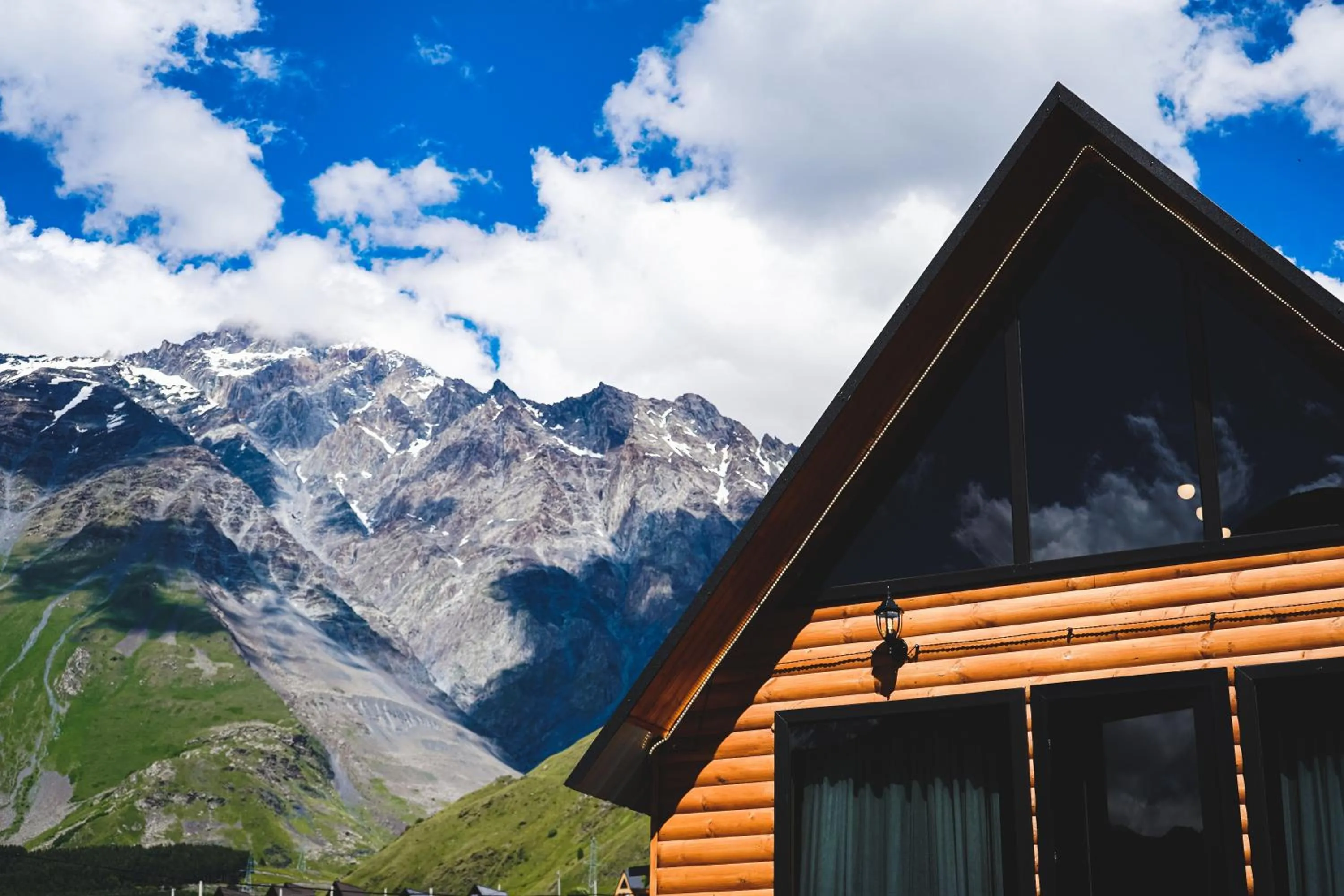 Traveler's Cottages in Kazbegi