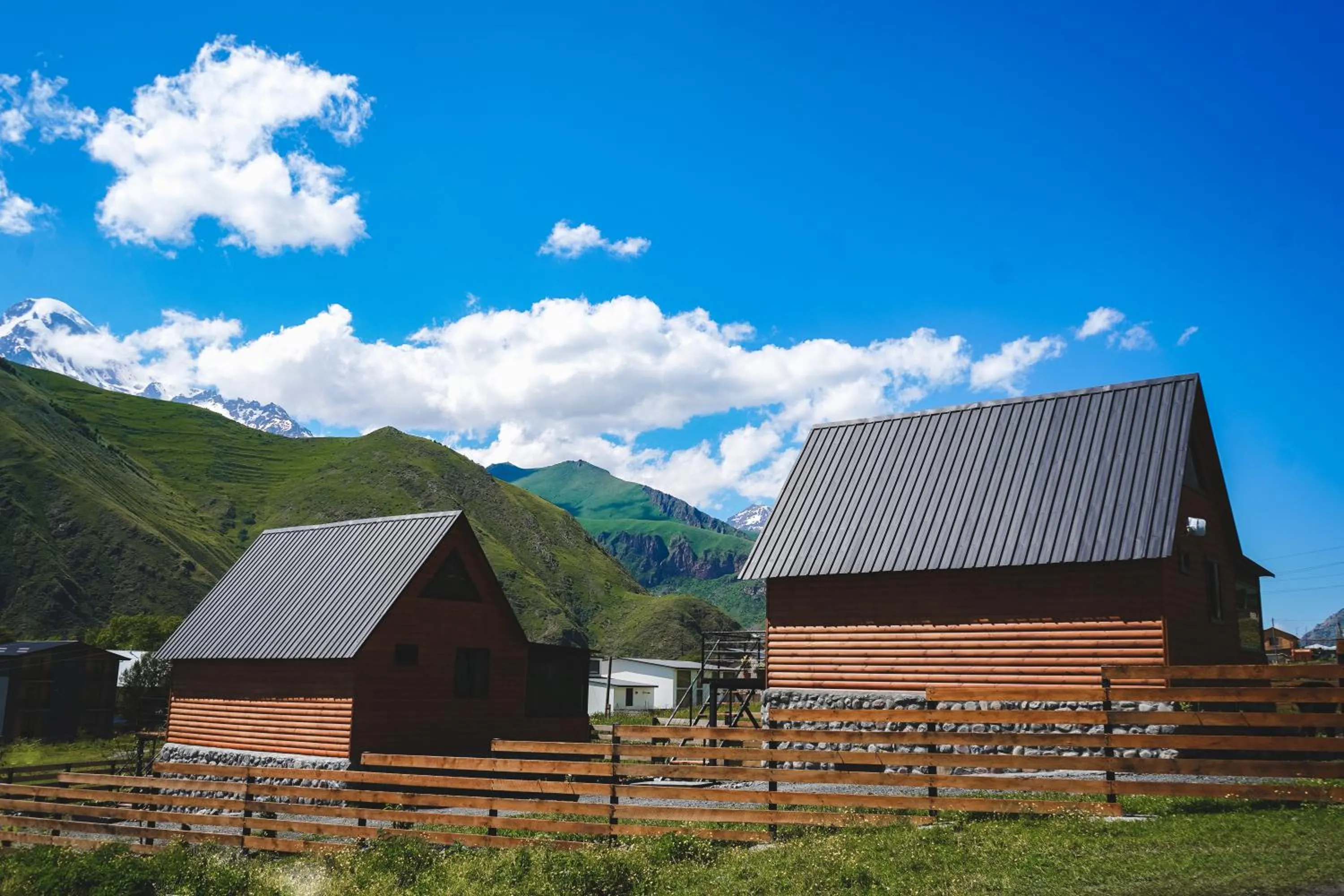 Traveler's Cottages in Kazbegi