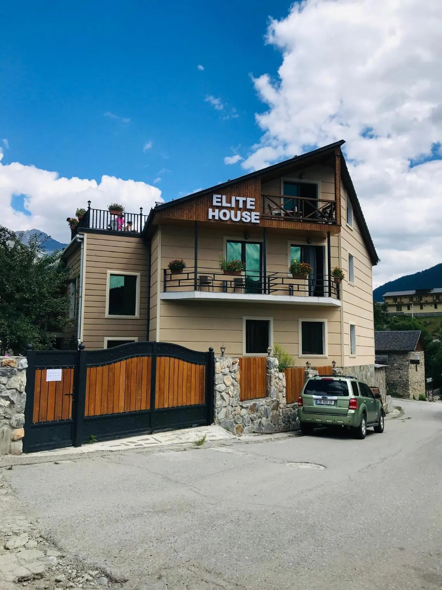 Property building in Hotel Elite House