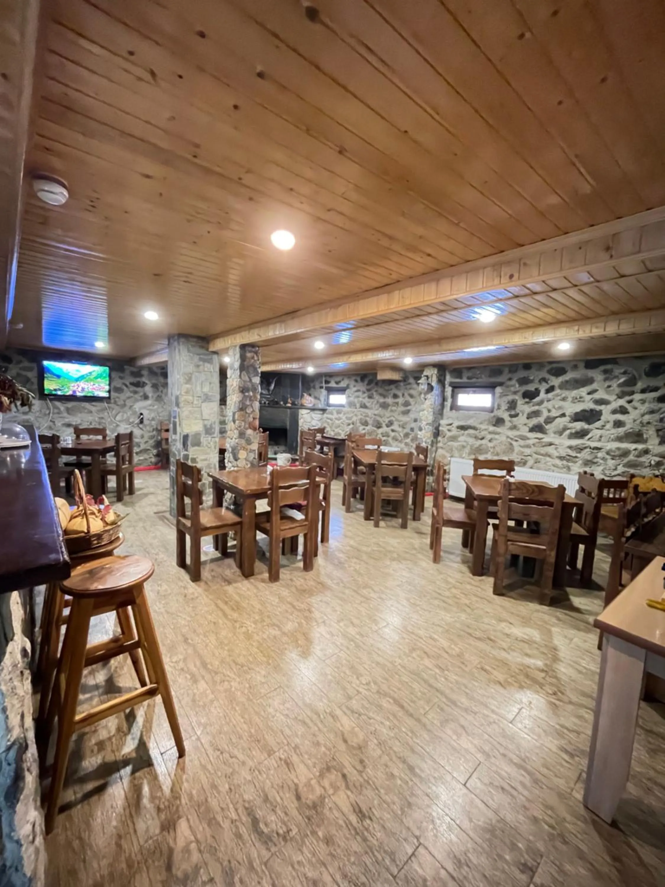 Restaurant/places to eat in Hotel Elite House