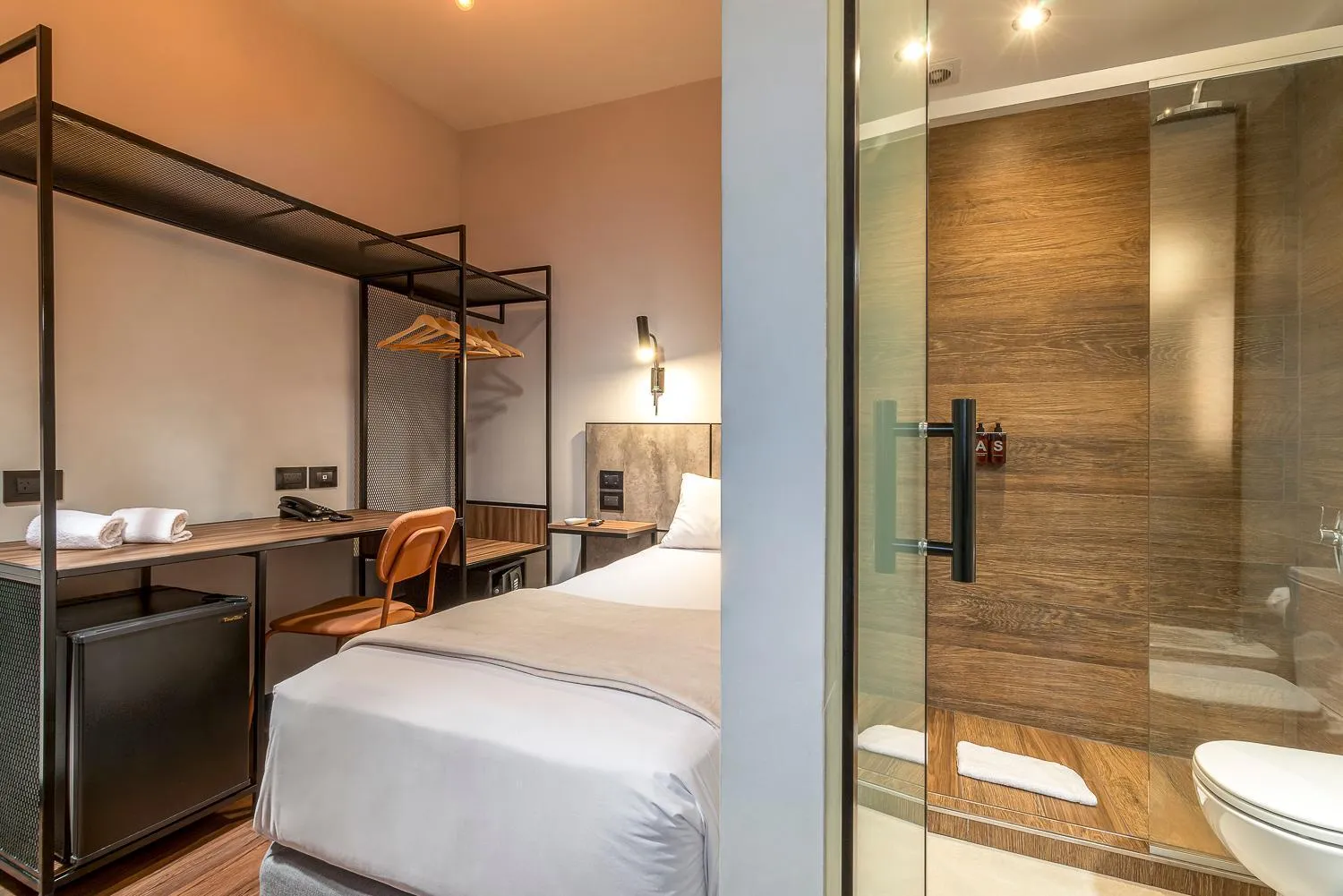 Bedroom, Bed in Up Barrio Norte