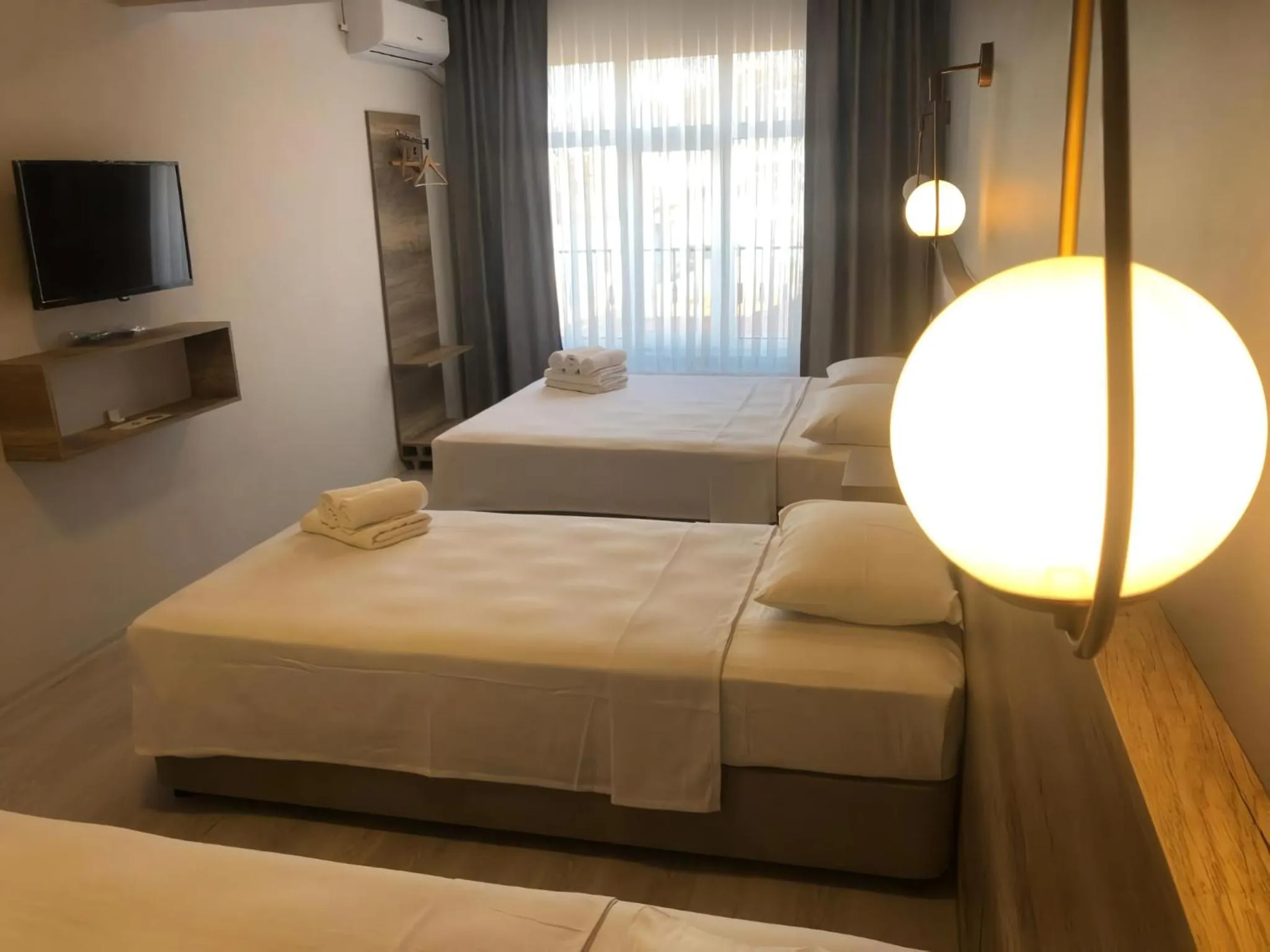 Communal lounge/ TV room, Bed in Rinascente