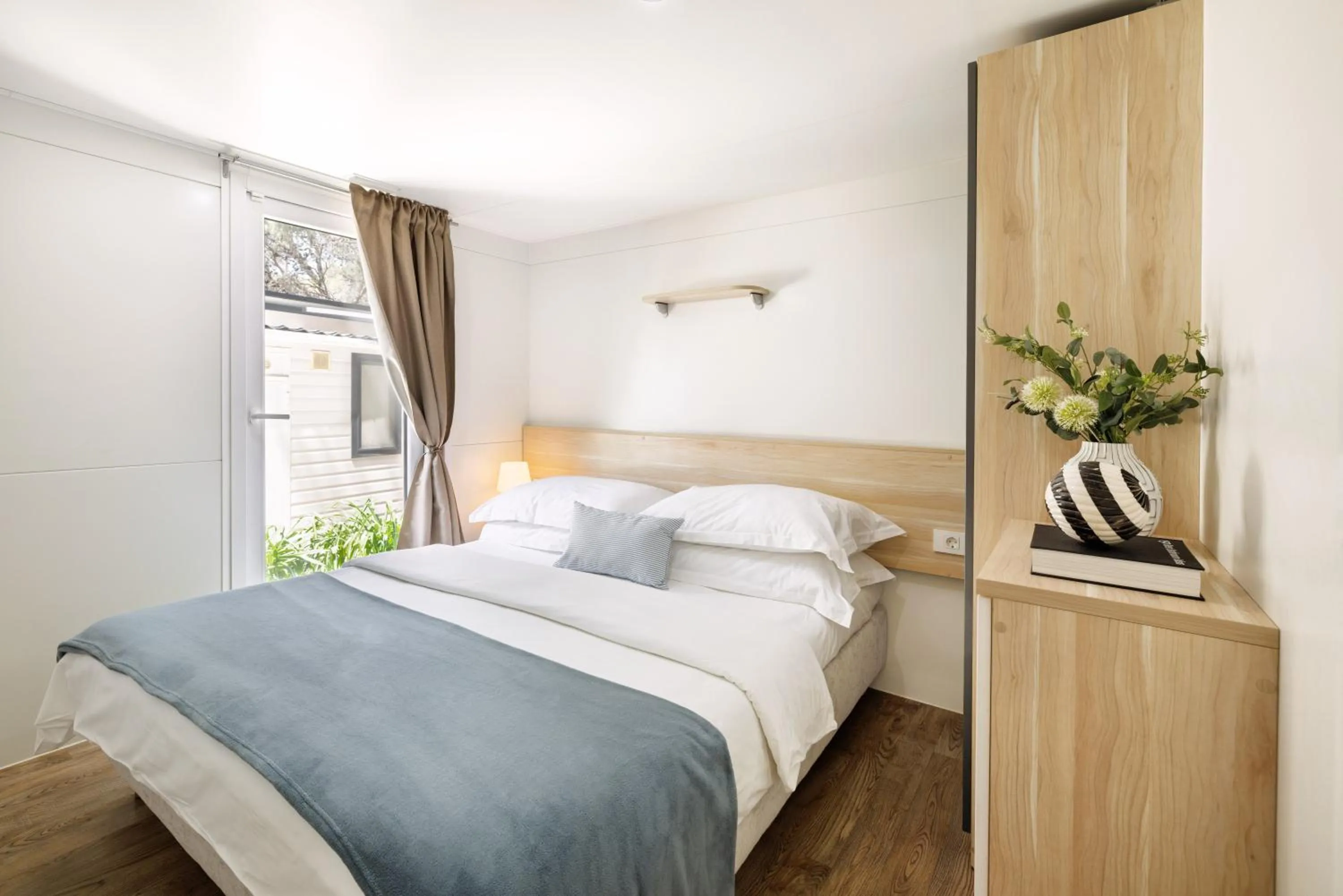 Bedroom, Bed in Waterman Beach Village