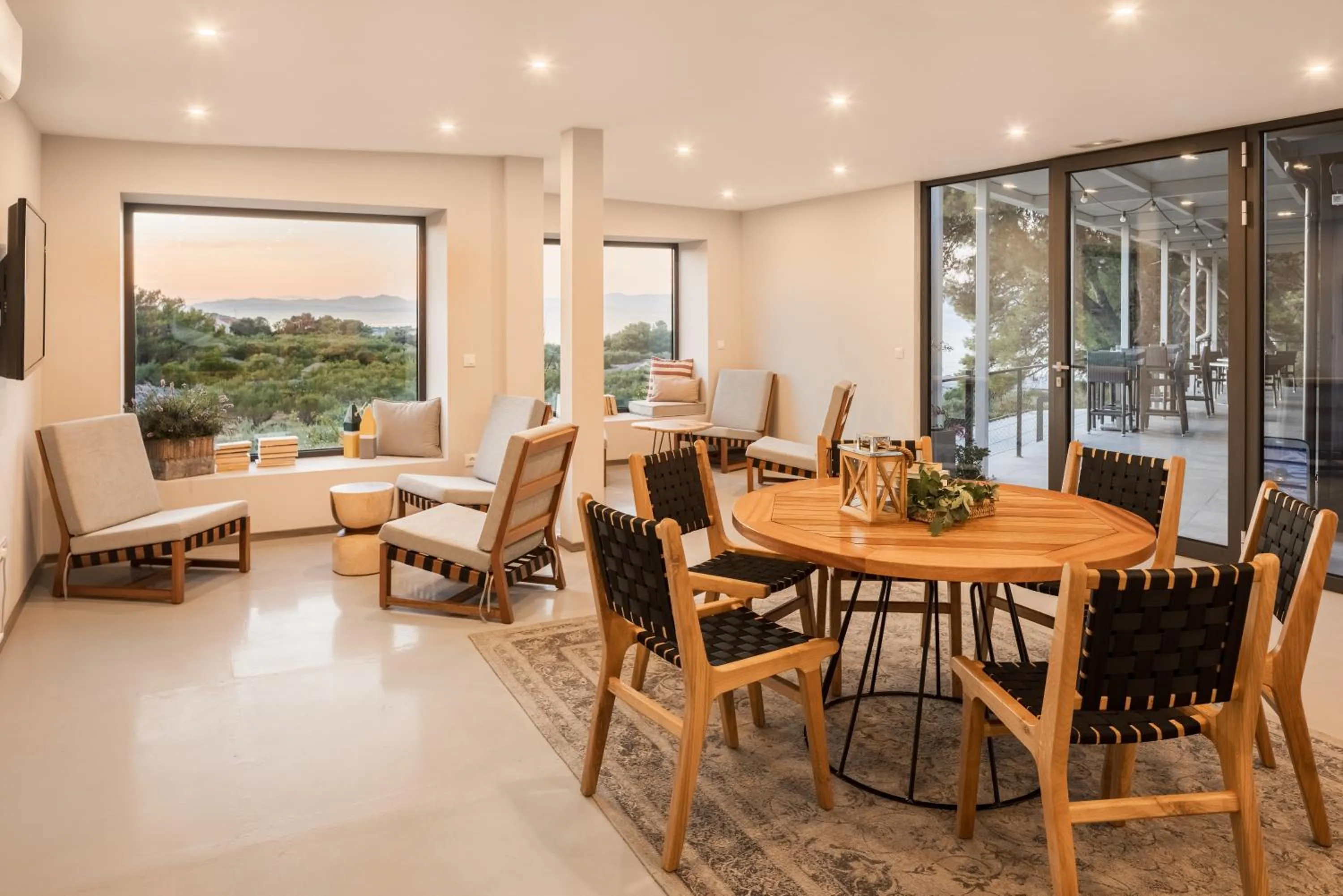 Lounge or bar in Waterman Beach Village