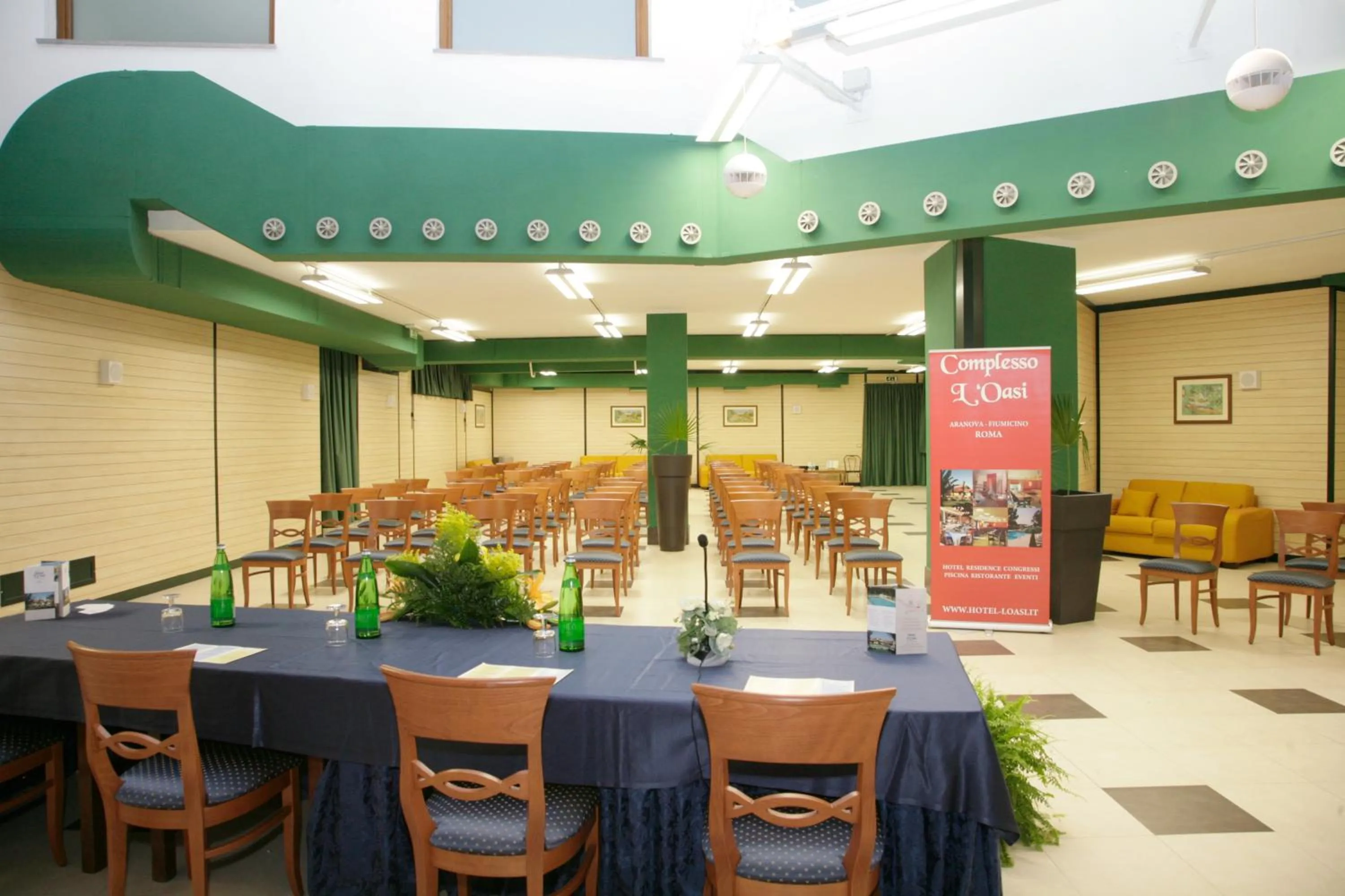 Business facilities, Restaurant/Places to Eat in Complesso L'Oasi