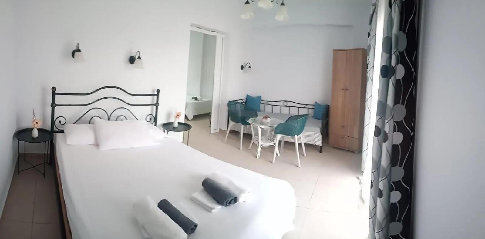Studio Apartment with Sea View in Villa Camellia